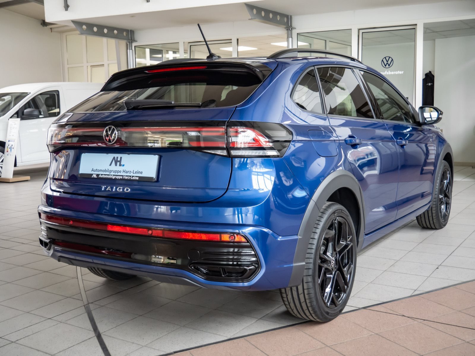 Taigo R-LINE TSI DSG+ALU 18+AHK+LED-MATRIX+TRAVEL ASSIST+KLIMA+APP CONNECT