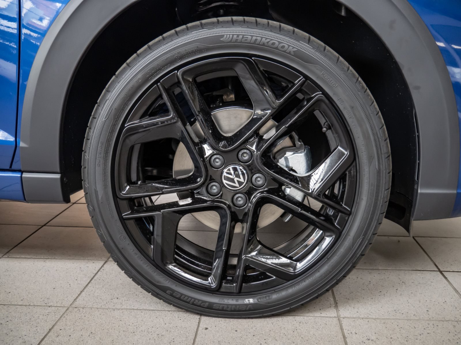 Taigo R-LINE TSI DSG+ALU 18+AHK+LED-MATRIX+TRAVEL ASSIST+KLIMA+APP CONNECT