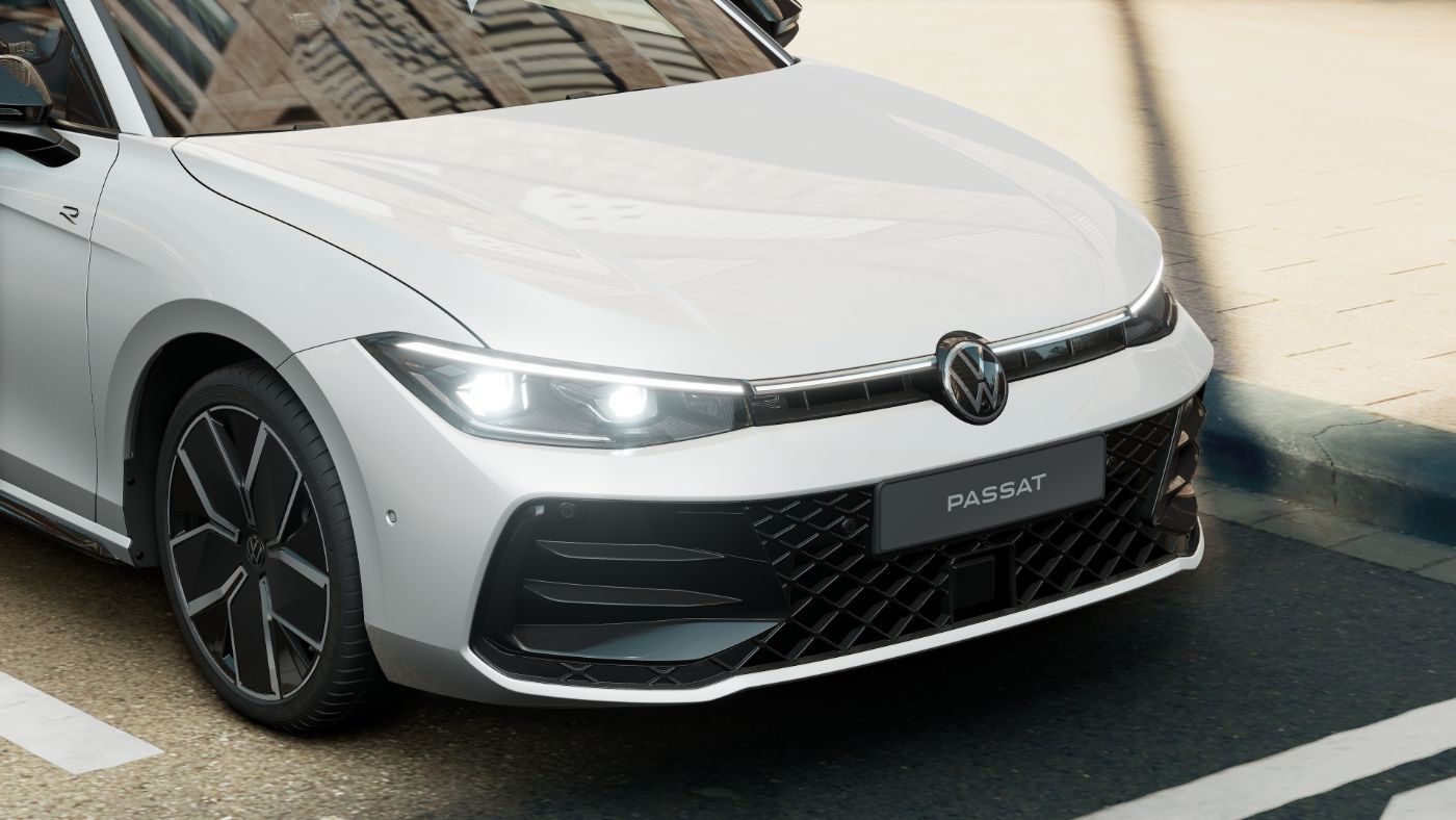 Passat Variant R-LINE TDI DSG 4MOTION+AHK+ALU 19+NEUES MODEL+R-LINE SIGNATURE+PANO