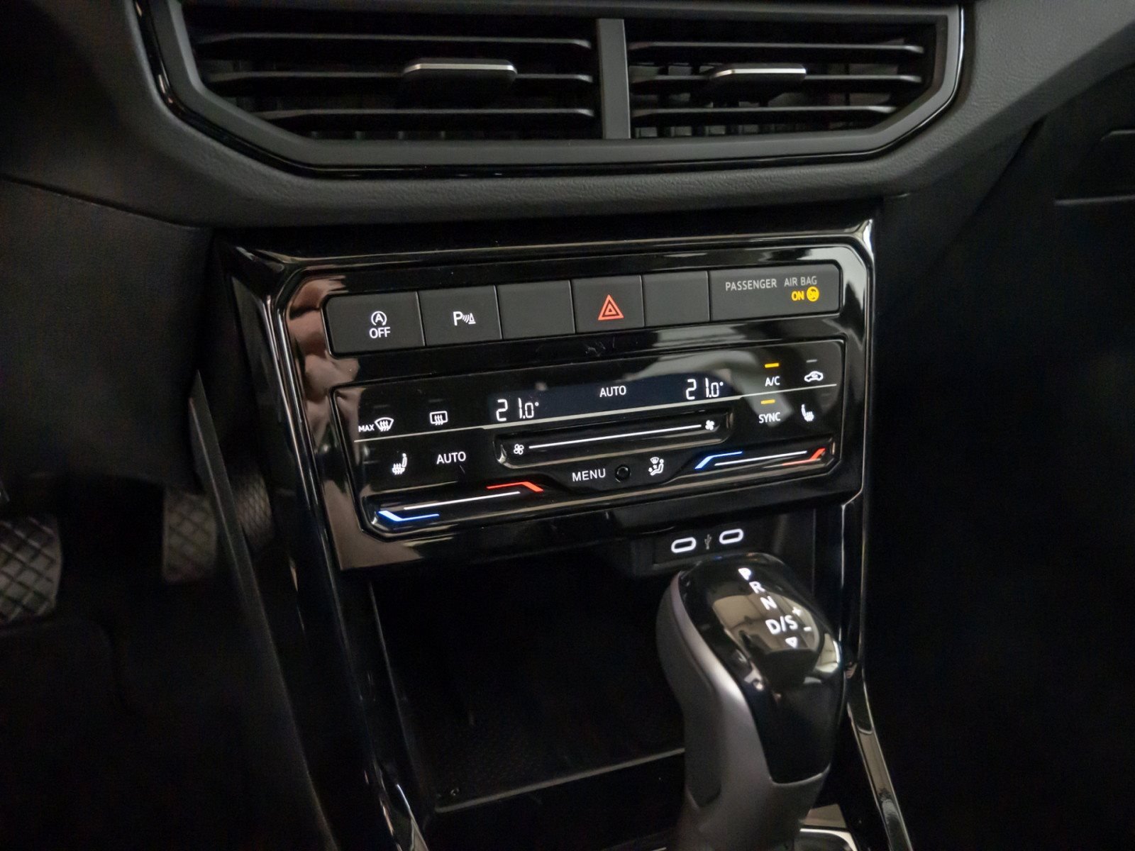T-Cross Life 1.0 l TSI OPF  DSG 2xKlima AHK AUT