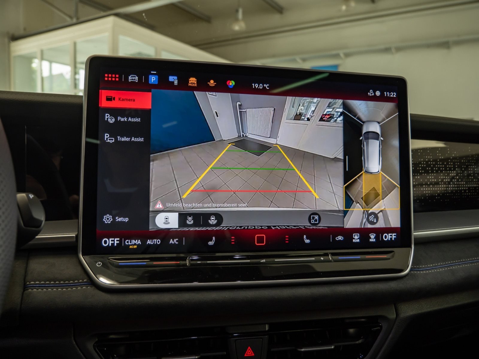 Tayron R-LINE TDI 4MOTION DSG+ALU 20+DCC PRO+HUD+PANO+LED-MATRIX+360°KAMERA