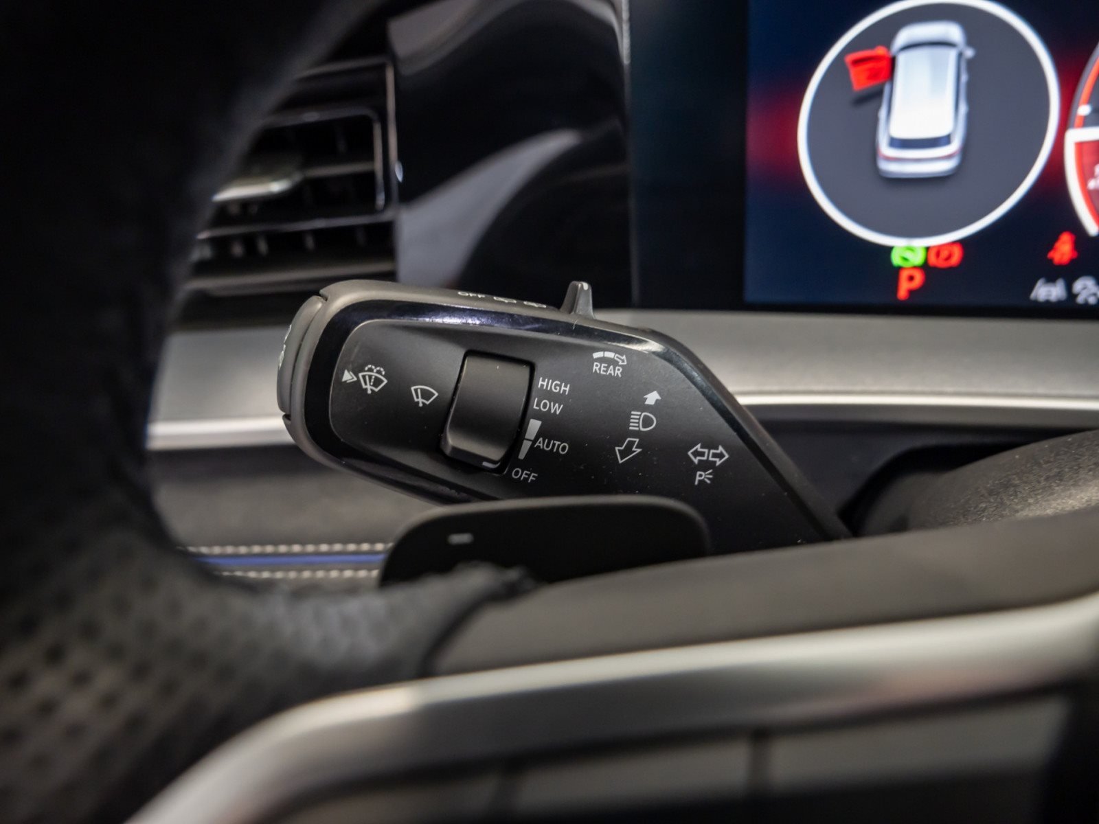 Tayron R-LINE TDI 4MOTION DSG+ALU 20+DCC PRO+HUD+PANO+LED-MATRIX+360°KAMERA