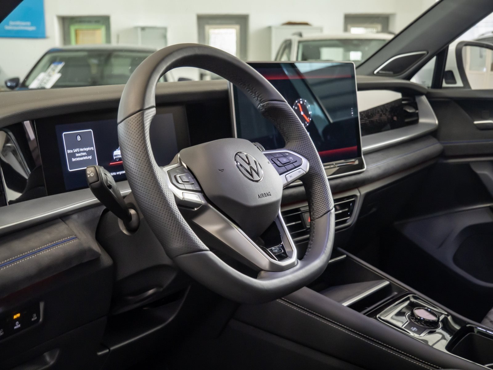 Tayron R-LINE TDI 4MOTION DSG+ALU 20+DCC PRO+HUD+PANO+LED-MATRIX+360°KAMERA