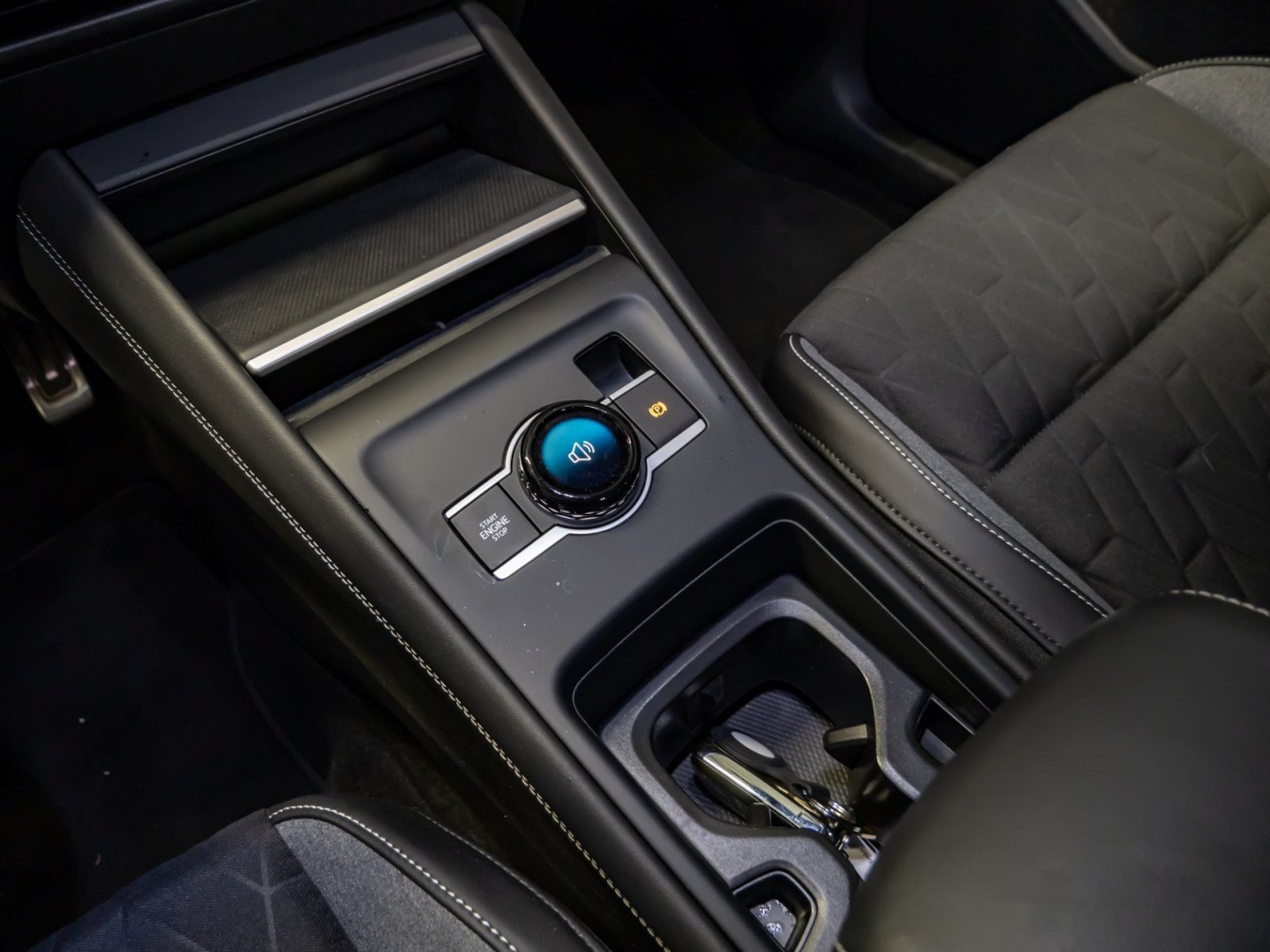 Tiguan GOAL eTSI DSG+ALU 18+LED-PLUS+360°KAMERA+TRAVEL ASSIST+NAVI+APP CONNECT