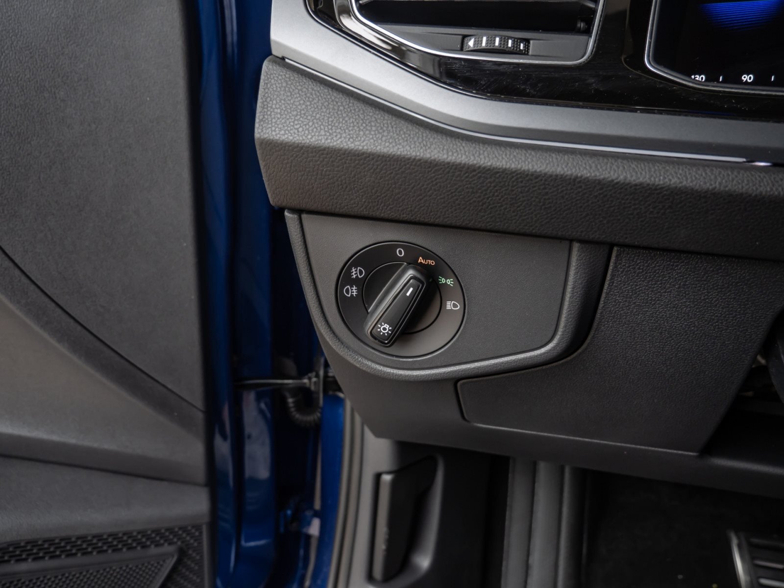 Polo R-LINE TSI DSG+ALU 17+ACC+LED-MATRIX+TRAVEL ASSIST+EINPARKHILFE+KLIMA