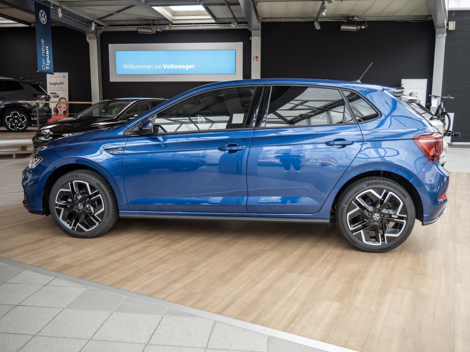 Polo R-LINE TSI DSG+ALU 17+ACC+LED-MATRIX+TRAVEL ASSIST+EINPARKHILFE+KLIMA