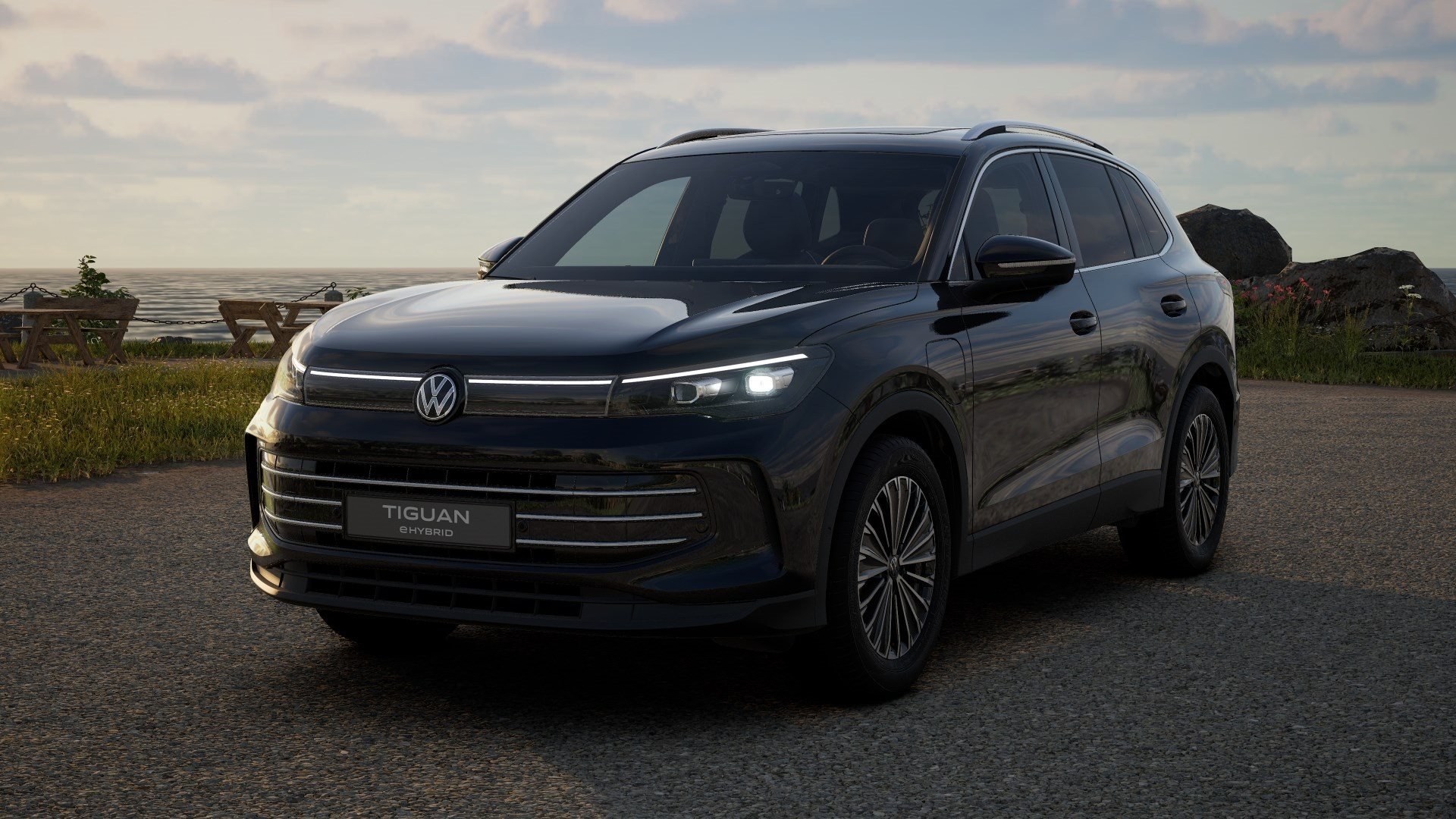Tiguan ELEGANCE e-HYBRID DSG+AHK+ALU 18+RÜCKFAHRKAMERA+PANO+PARK ASSIST+LED-PLU