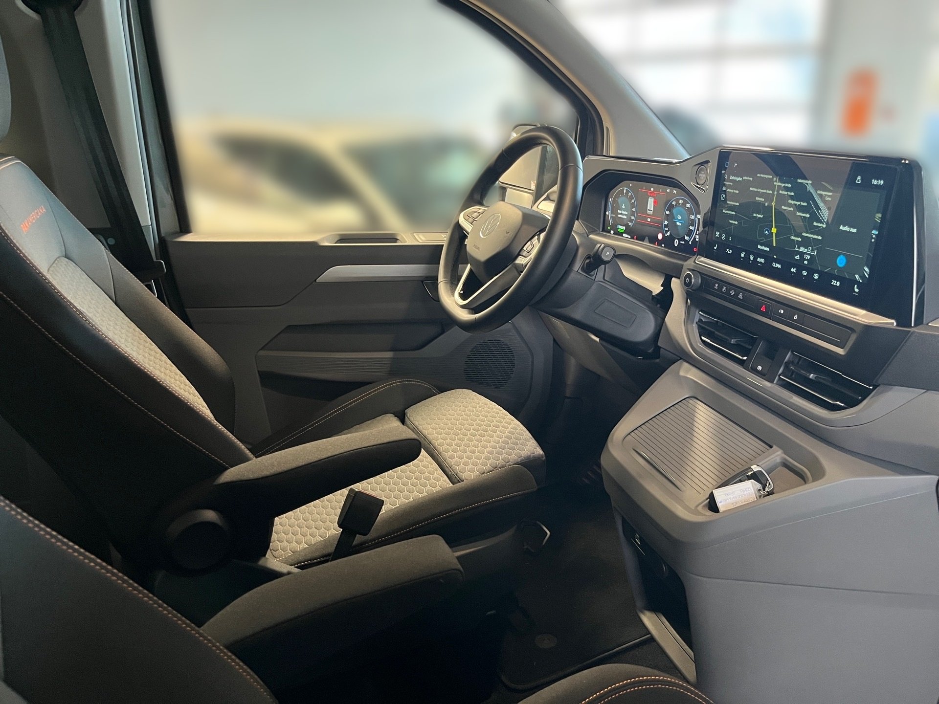 Transporter Caravelle PAN AMERICANA+ALU 19PANO+KLIMA+RÜCKFAHRKAMERA+APP CONNECT+LED+AHK