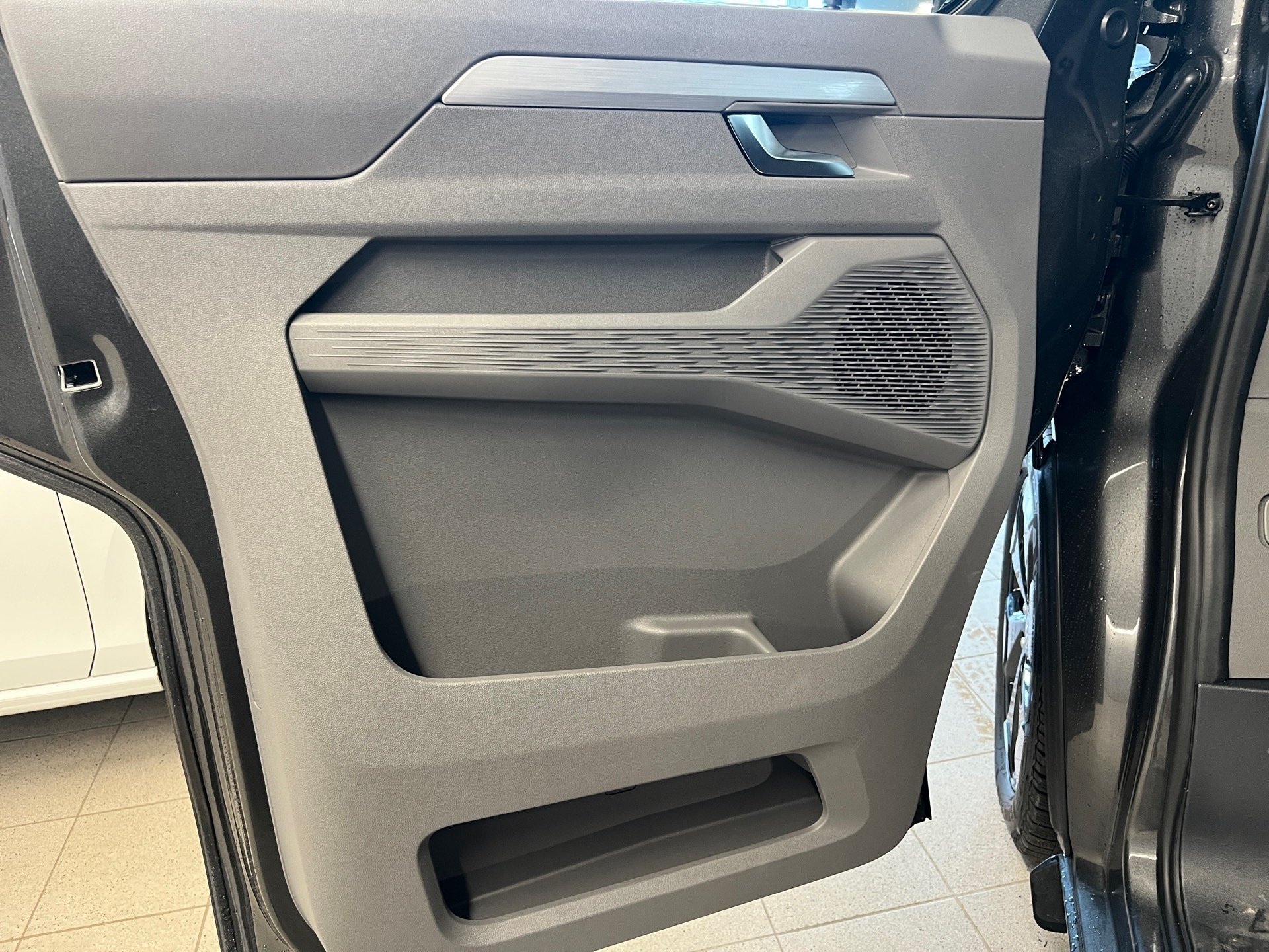 Transporter Caravelle PAN AMERICANA+ALU 19PANO+KLIMA+RÜCKFAHRKAMERA+APP CONNECT+LED+AHK