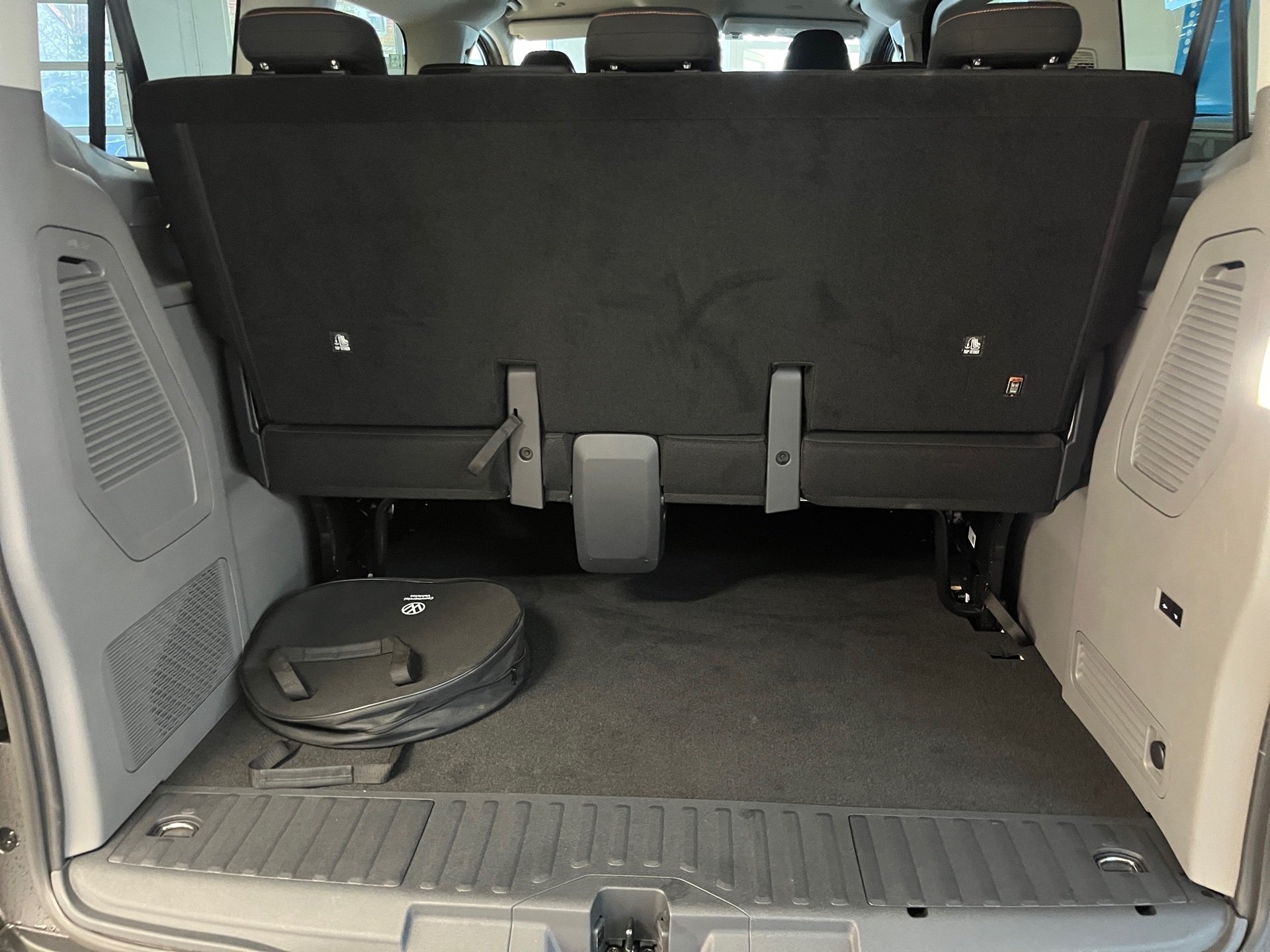 Transporter Caravelle PAN AMERICANA+ALU 19PANO+KLIMA+RÜCKFAHRKAMERA+APP CONNECT+LED+AHK