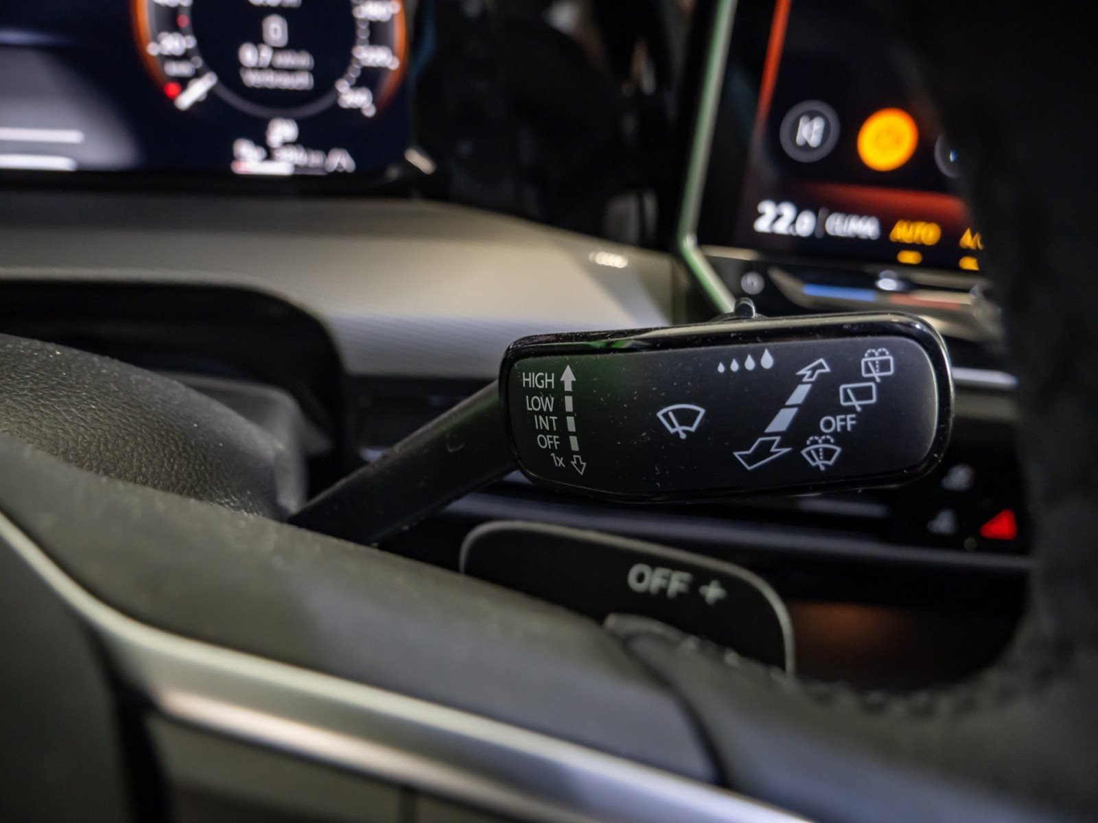 Golf VIII STYLE e-HYBRID DSG+ALU 18+ACC+LED+RÜCKFAHRKAMERA+APP CONNECT+KLIMA