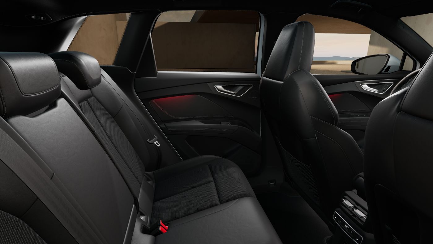 Q4 SUV e-tron performance 210 kW 360 4xSHZ ACC