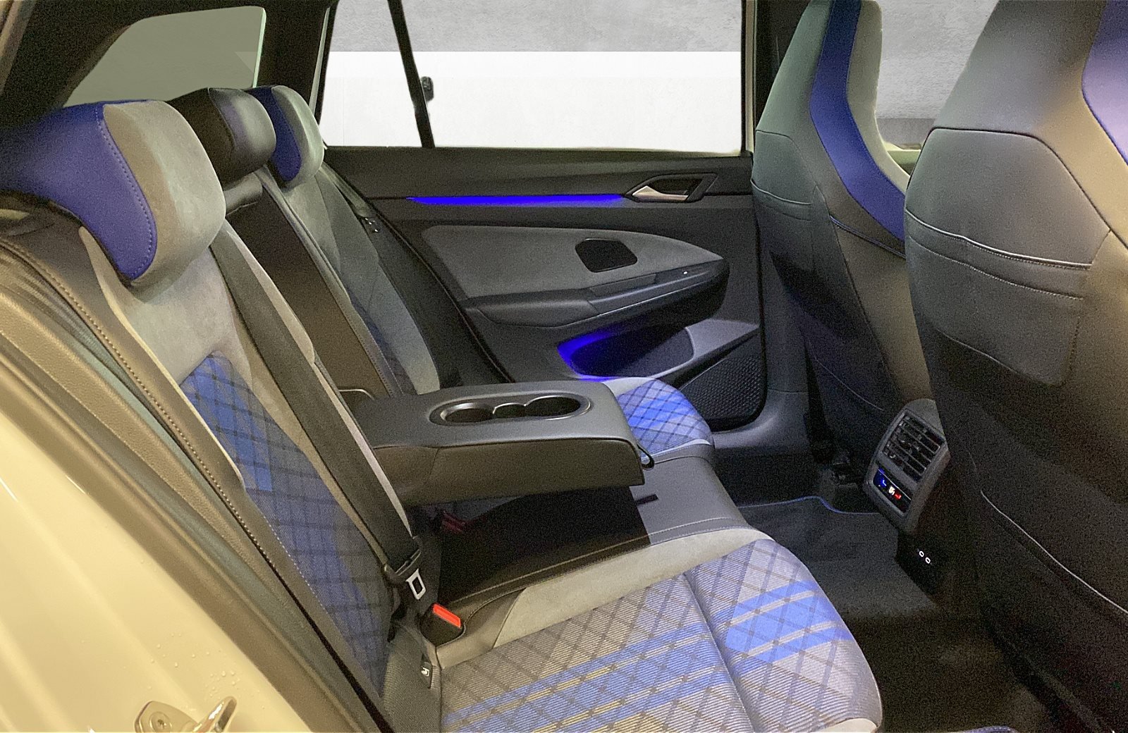 Golf VIII Variant R 2.0 TSI 4MOTION ACC AHK AUT