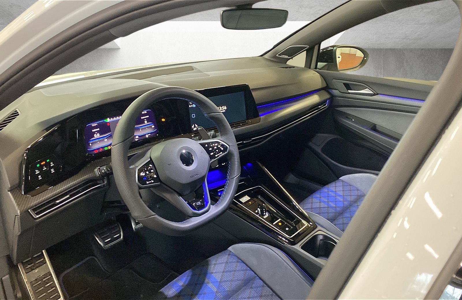 Golf VIII Variant R 2.0 TSI 4MOTION ACC AHK AUT