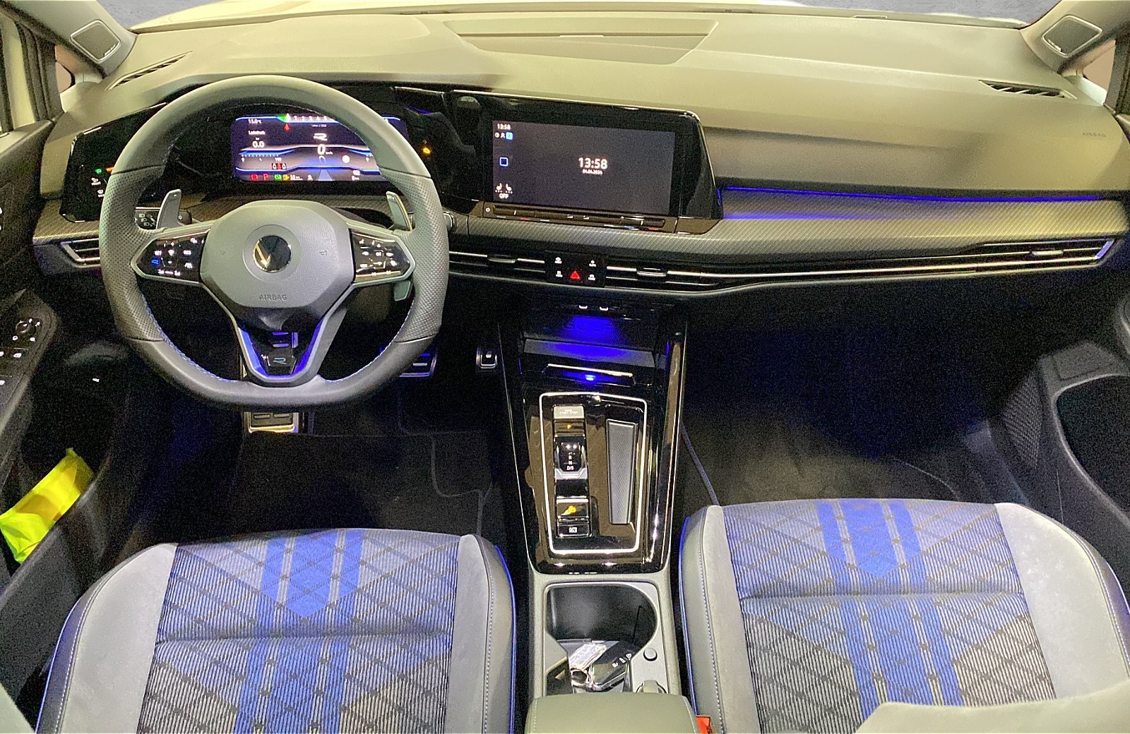 Golf VIII Variant R 2.0 TSI 4MOTION ACC AHK AUT