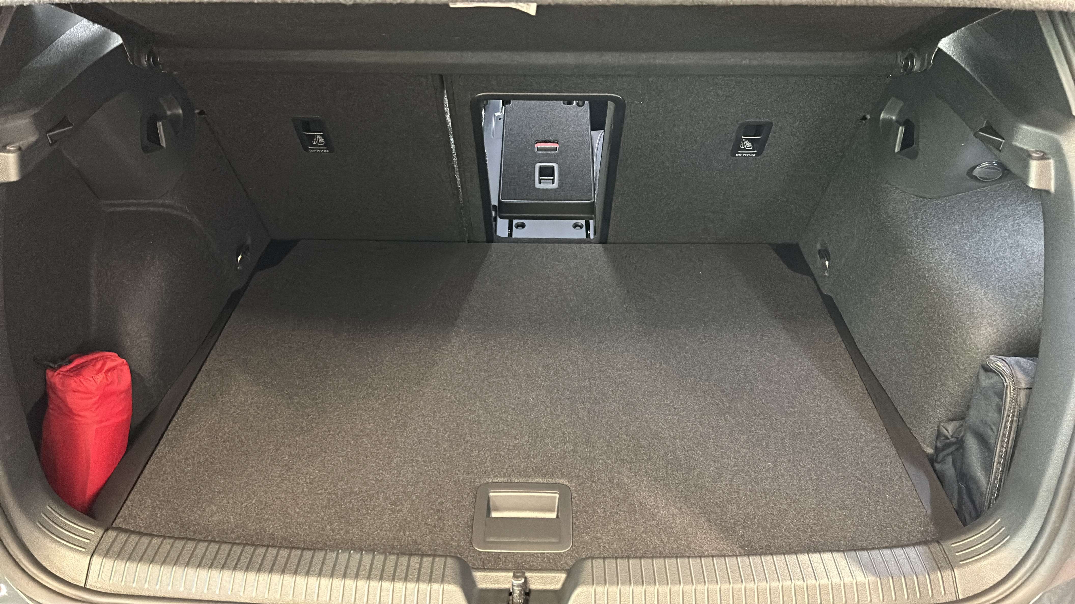 Golf VIII EDITION 50 1.5 eTSI ACC AUT DynLicht