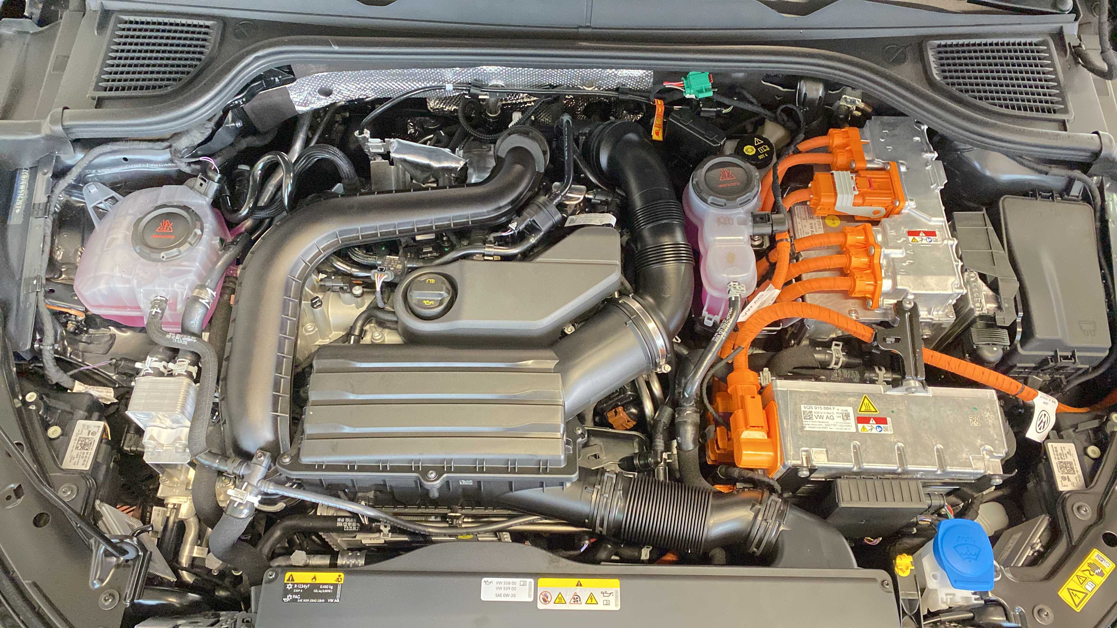 Golf VIII GTE 1.5 eHybrid 360 ACC AUT HUD Kam.