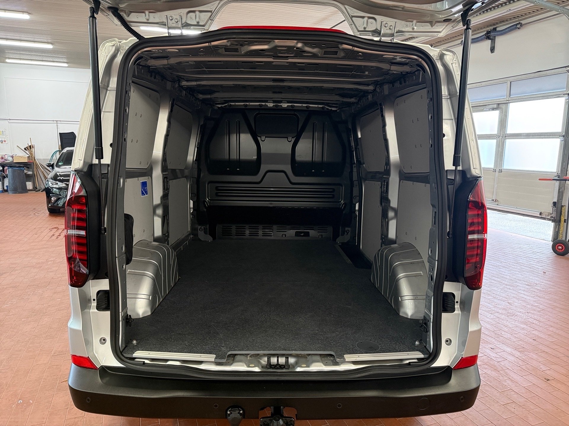 Transporter Kasten KR 2.0 TDI Klima AHK PDC hinten