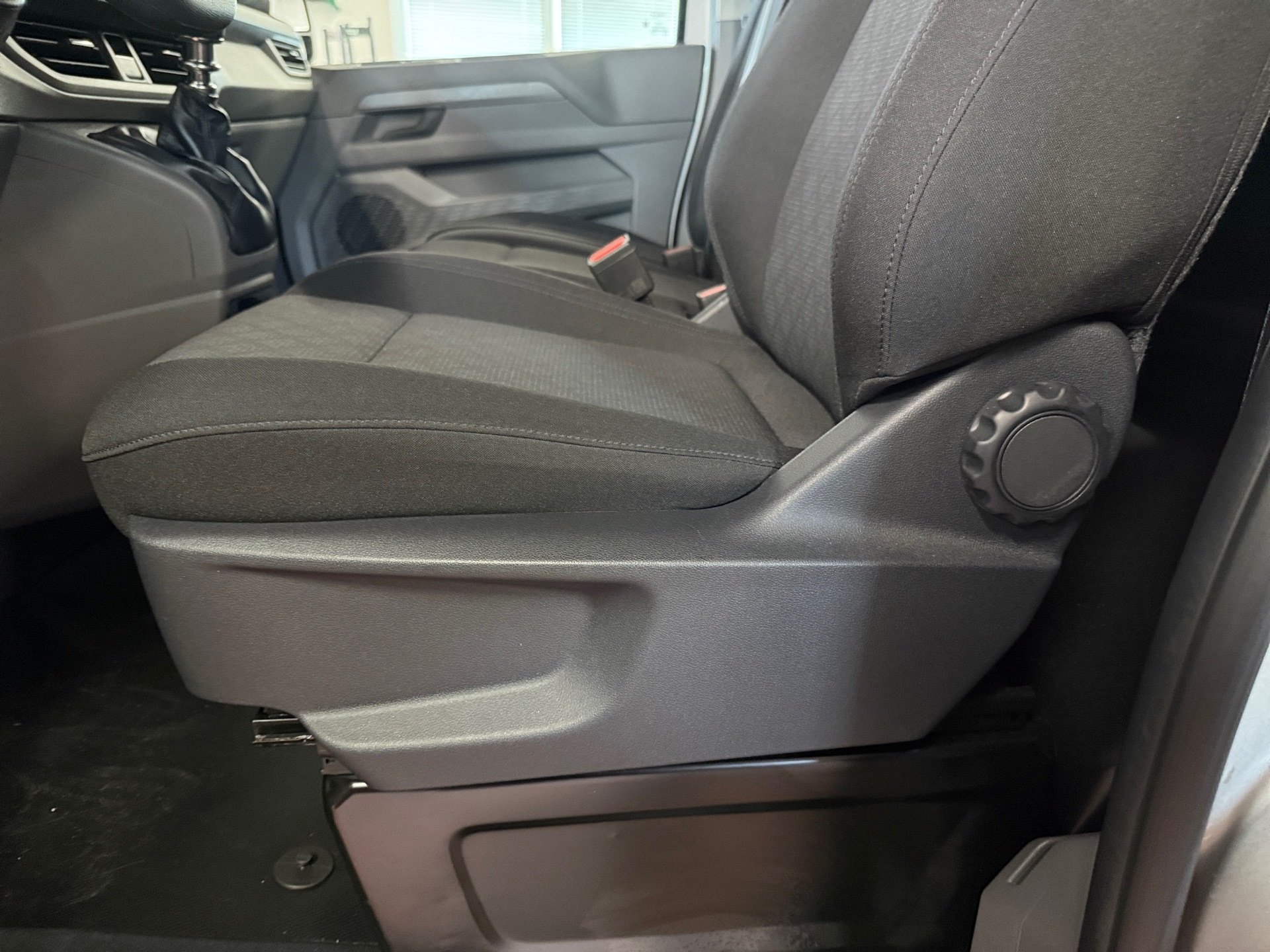 Transporter Kasten KR 2.0 TDI Klima AHK PDC hinten