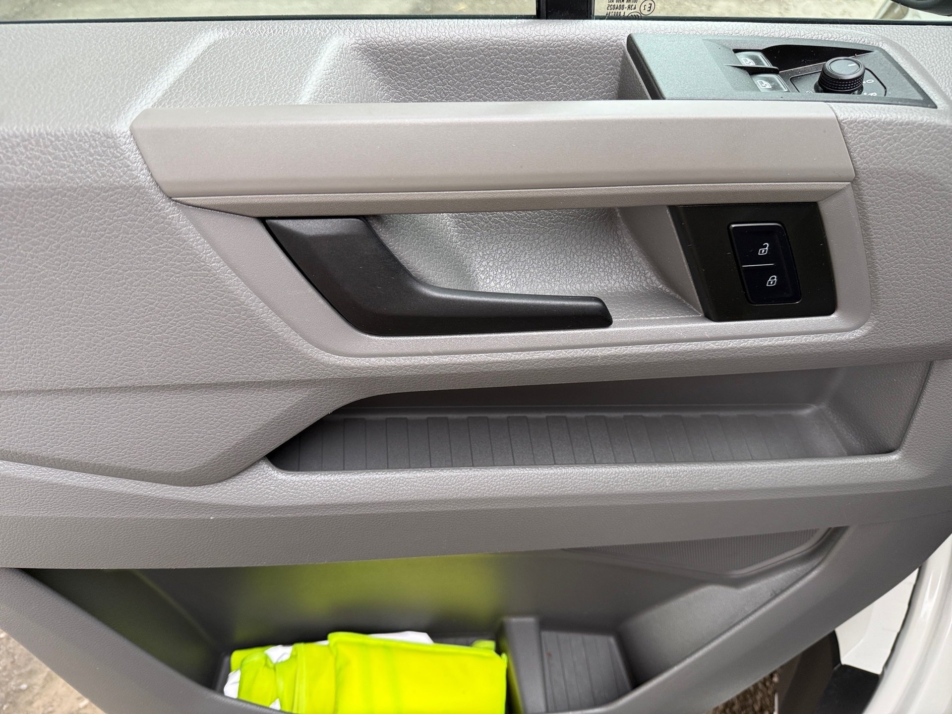 Crafter 35 Kasten MR 2.0 TDI Klima AHK AHK PDC