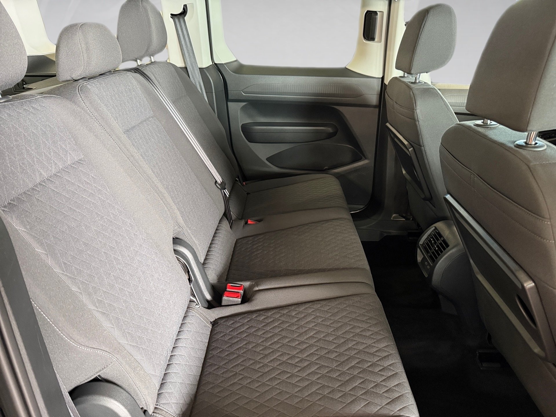 Caddy Life 1.5 TSI Klima PDC RFK 2xKlima Kam. LM