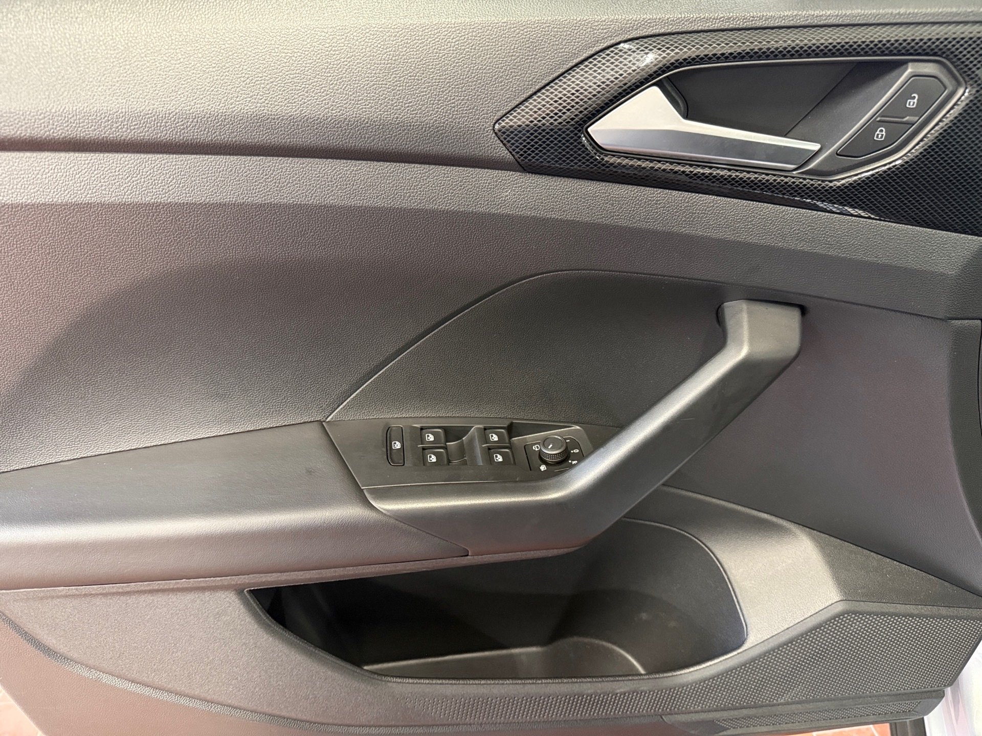 T-Cross 1.0 TSI Life DSG LED Navi ACC AHK RFK LM