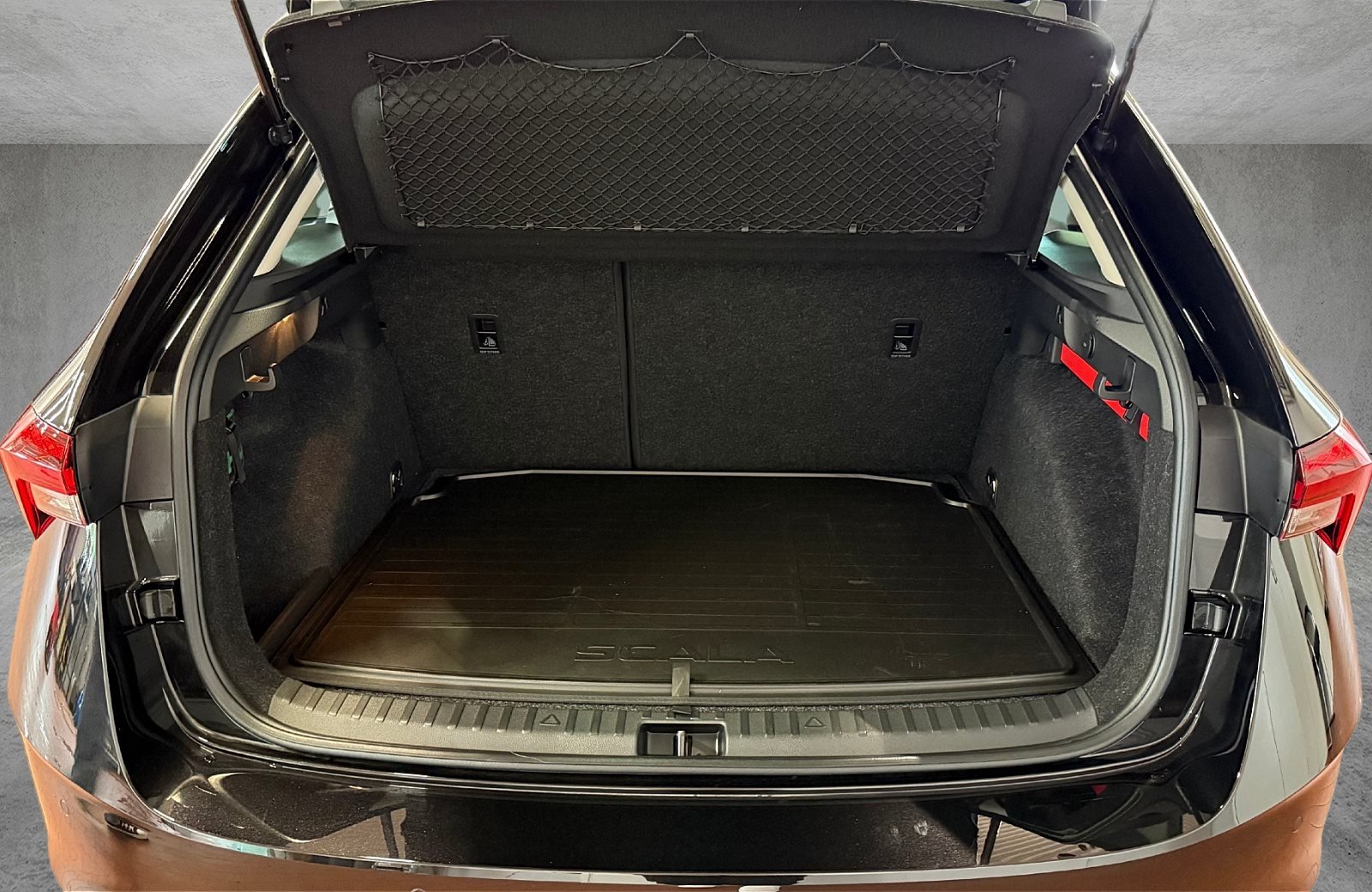 Scala Tour 1.0 TSI 85kW 2xKlima ACC AUT Kam. LED