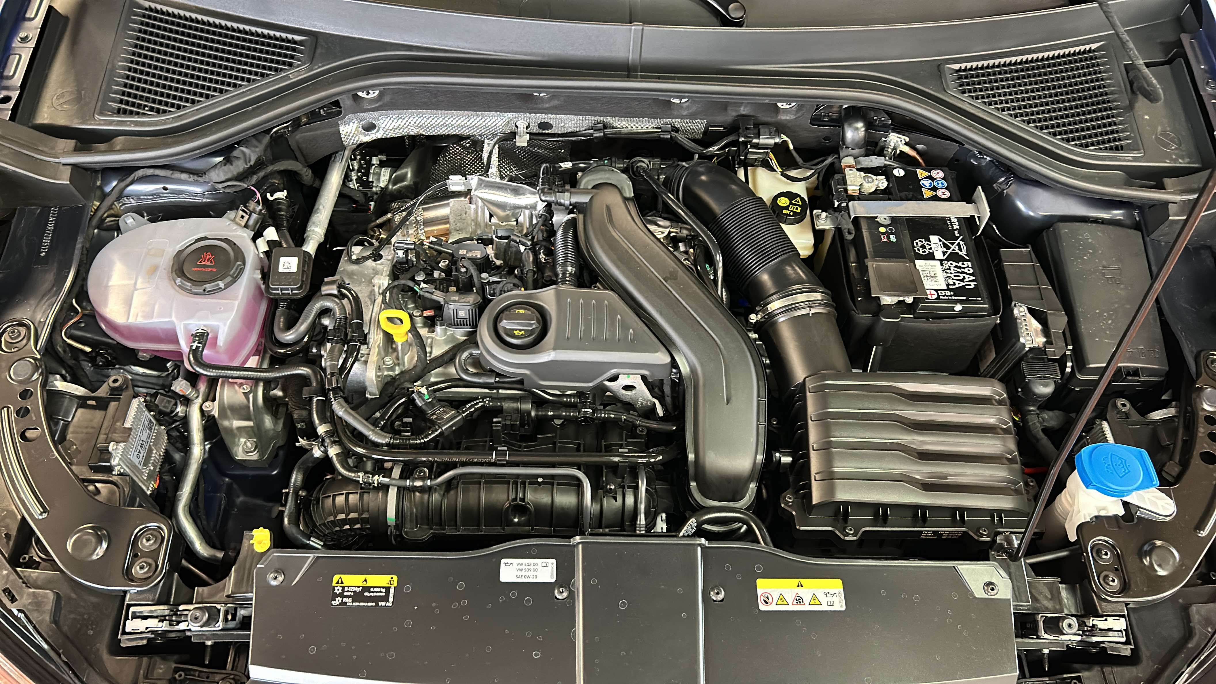 T-Roc R-Line 1.5 TSI 2xKlima ACC AUT Kam. KlimaA