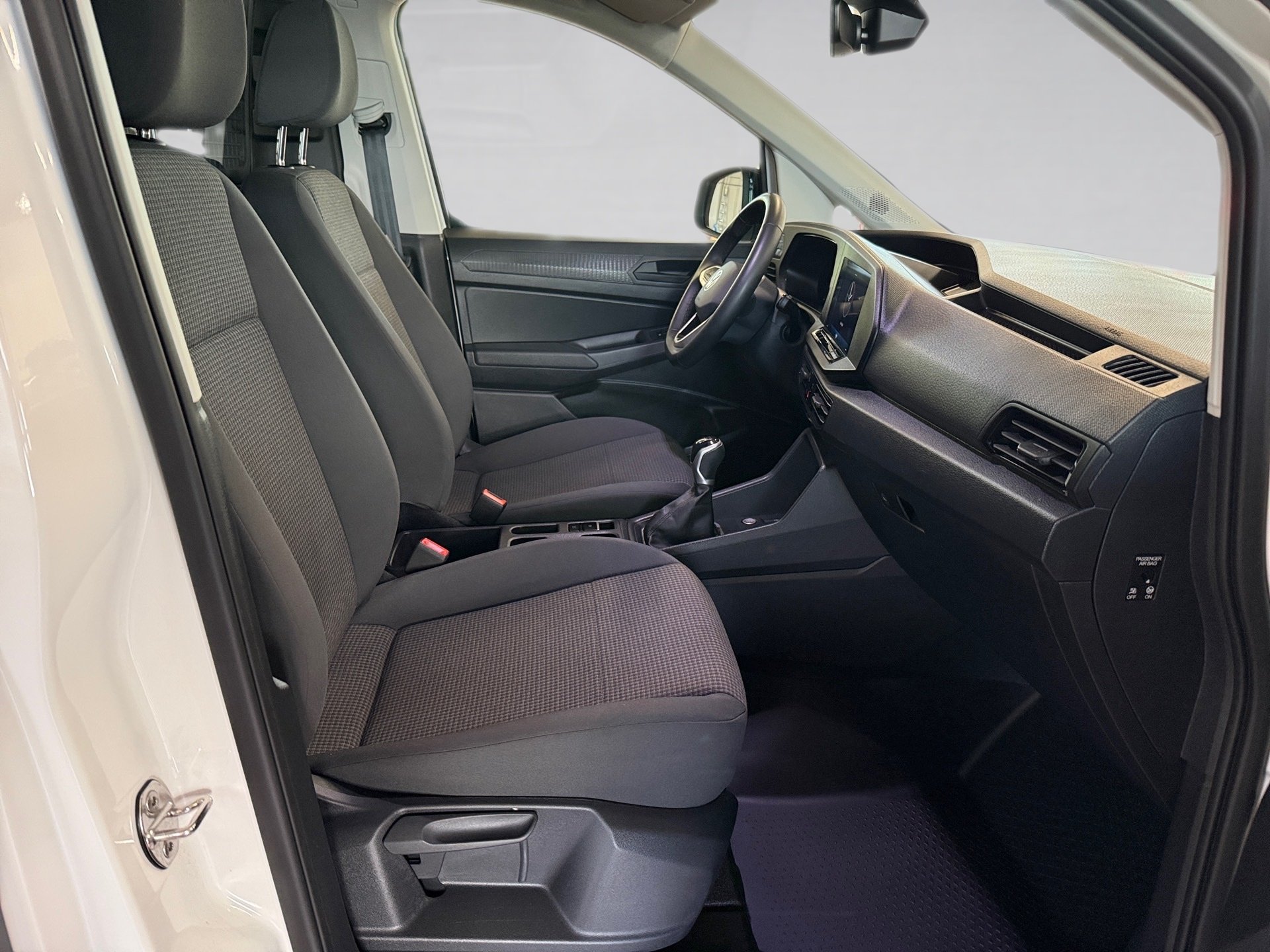 Caddy Cargo 2.0 TDI AHK ACC RFK PDC v+h 2xKlima