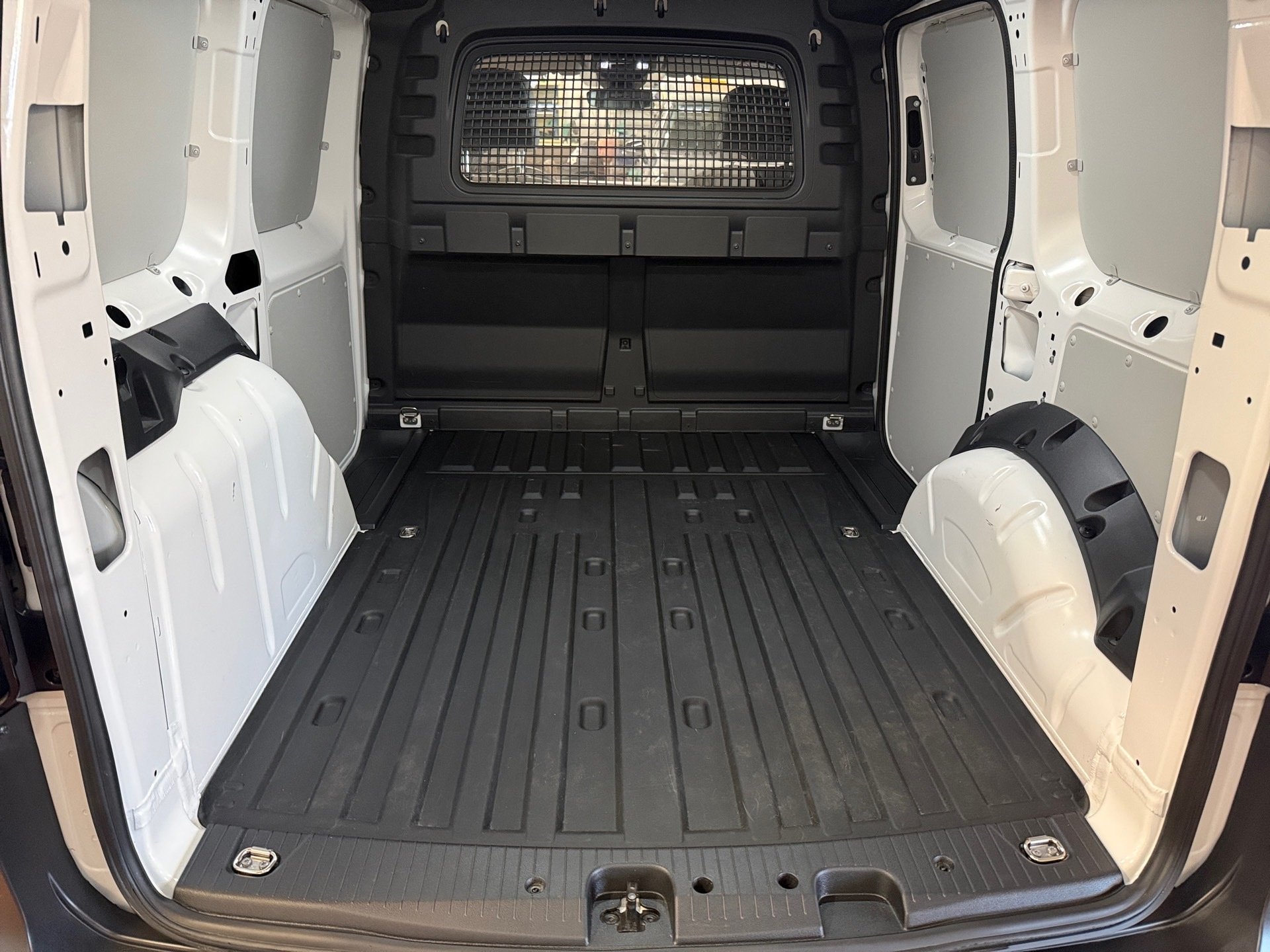 Caddy Cargo 2.0 TDI AHK ACC RFK PDC v+h 2xKlima