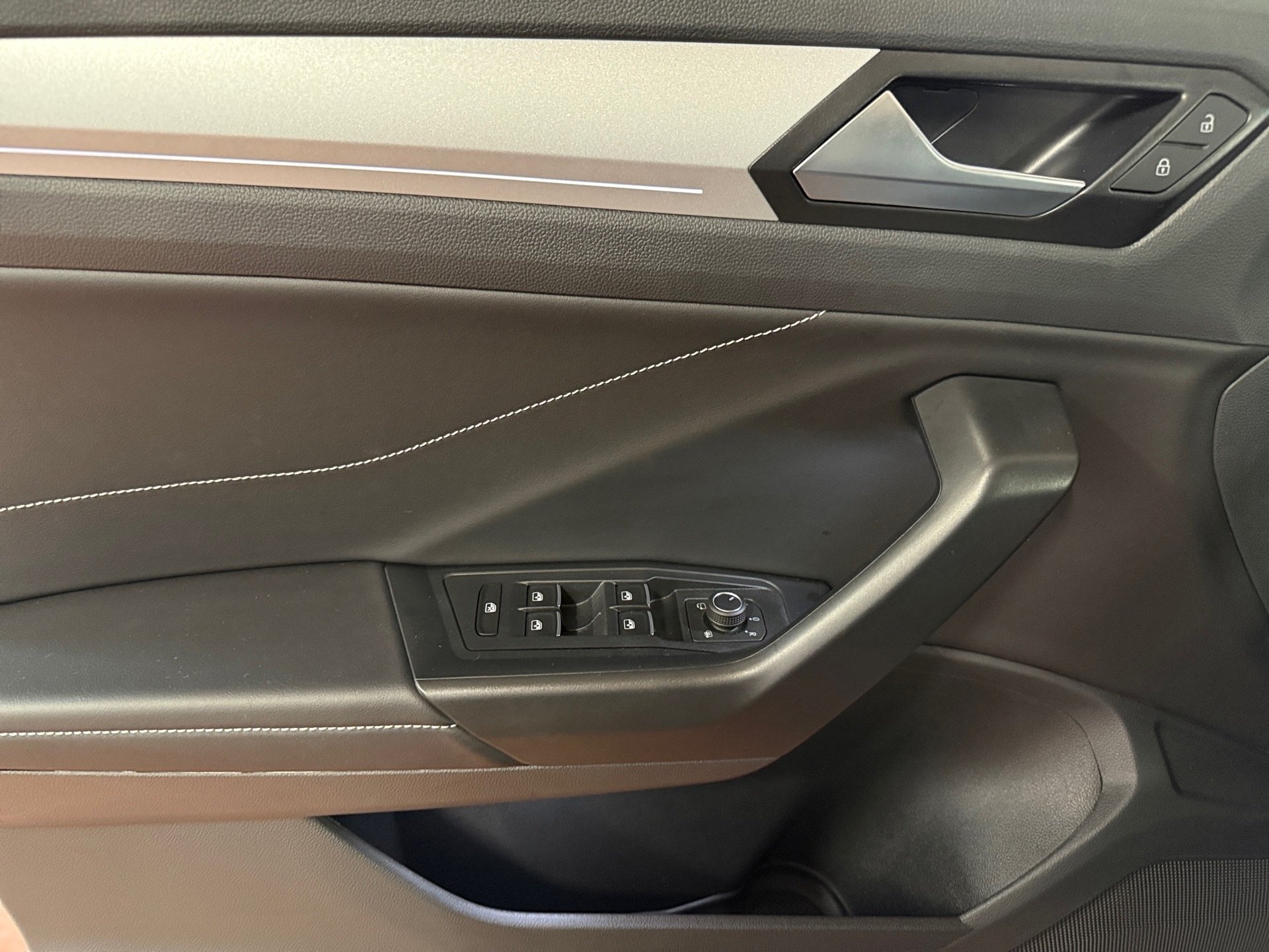 T-Roc 1.0 Goal LED Navi ACC AHK RFK 2xKlima ACC