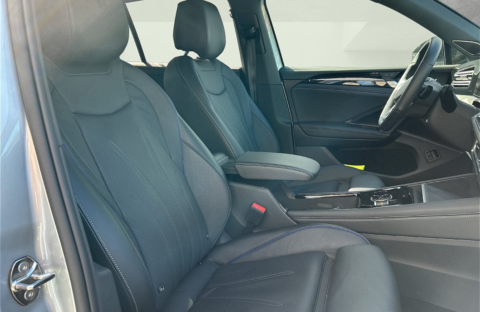 Tiguan R-Line 1.5 eHybrid 360 4xSHZ ACC AHK AUT