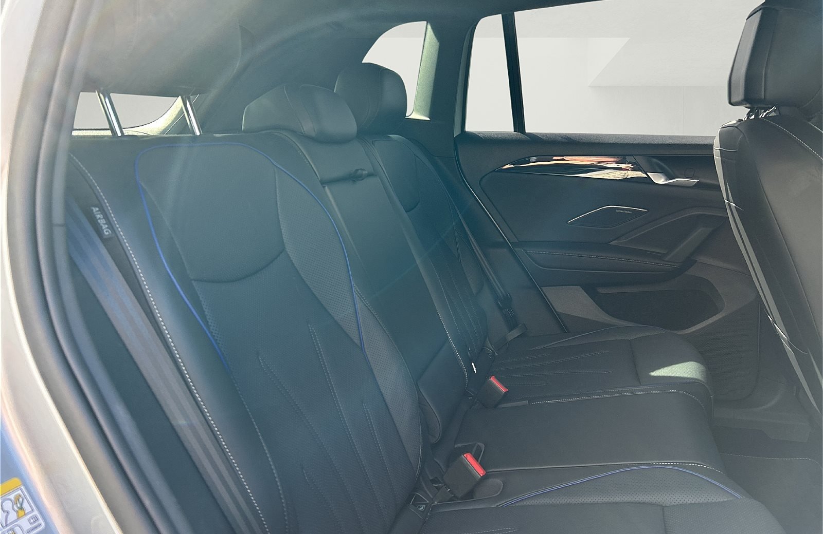 Tiguan R-Line 1.5 eHybrid 360 4xSHZ ACC AHK AUT