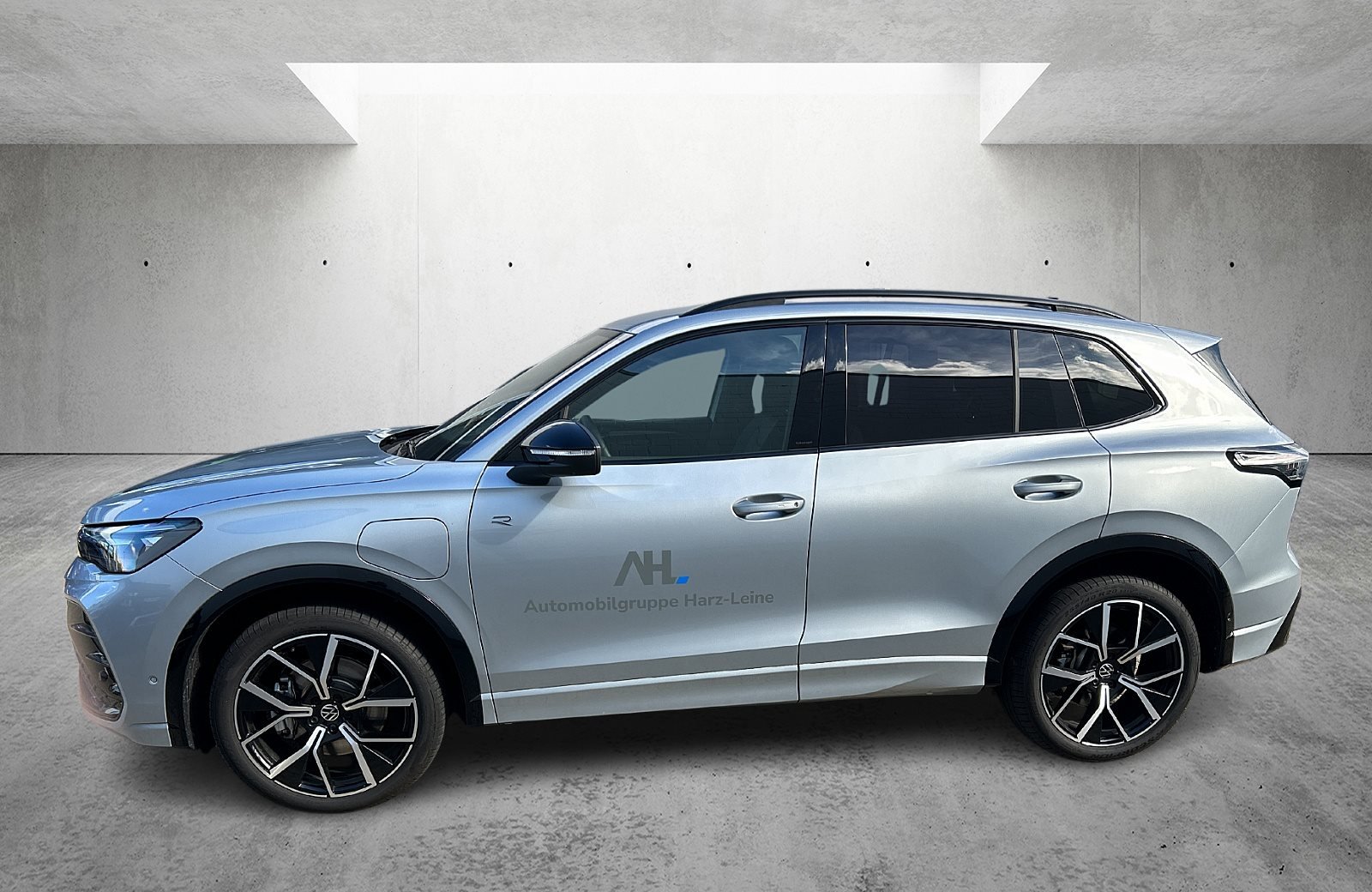 Tiguan R-Line 1.5 eHybrid 360 4xSHZ ACC AHK AUT