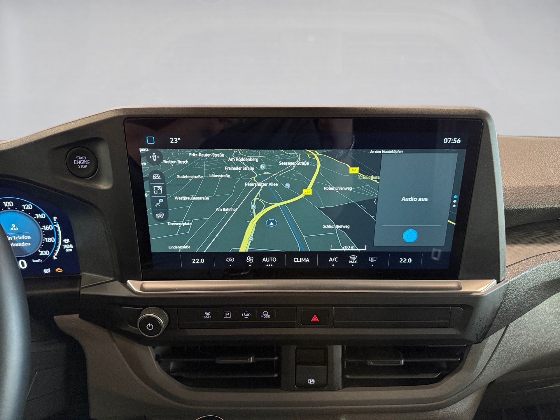 Transporter Kombi LR 2.0 TDI 9Sitzer Klima Navi AHK PDC RFK