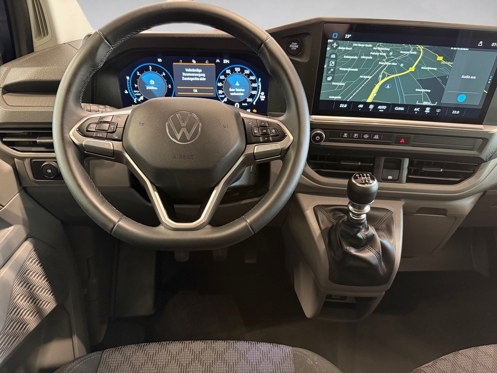 Transporter Kombi LR 2.0 TDI 9Sitzer Klima Navi AHK PDC RFK