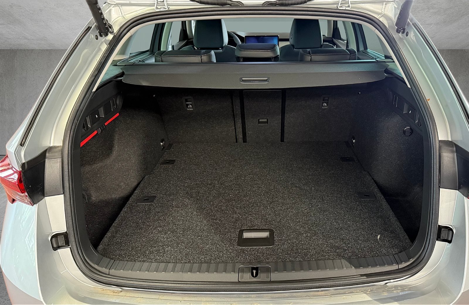 Octavia Combi 2.0 TDI 110kW DSG 4xSHZ ACC AUT LM