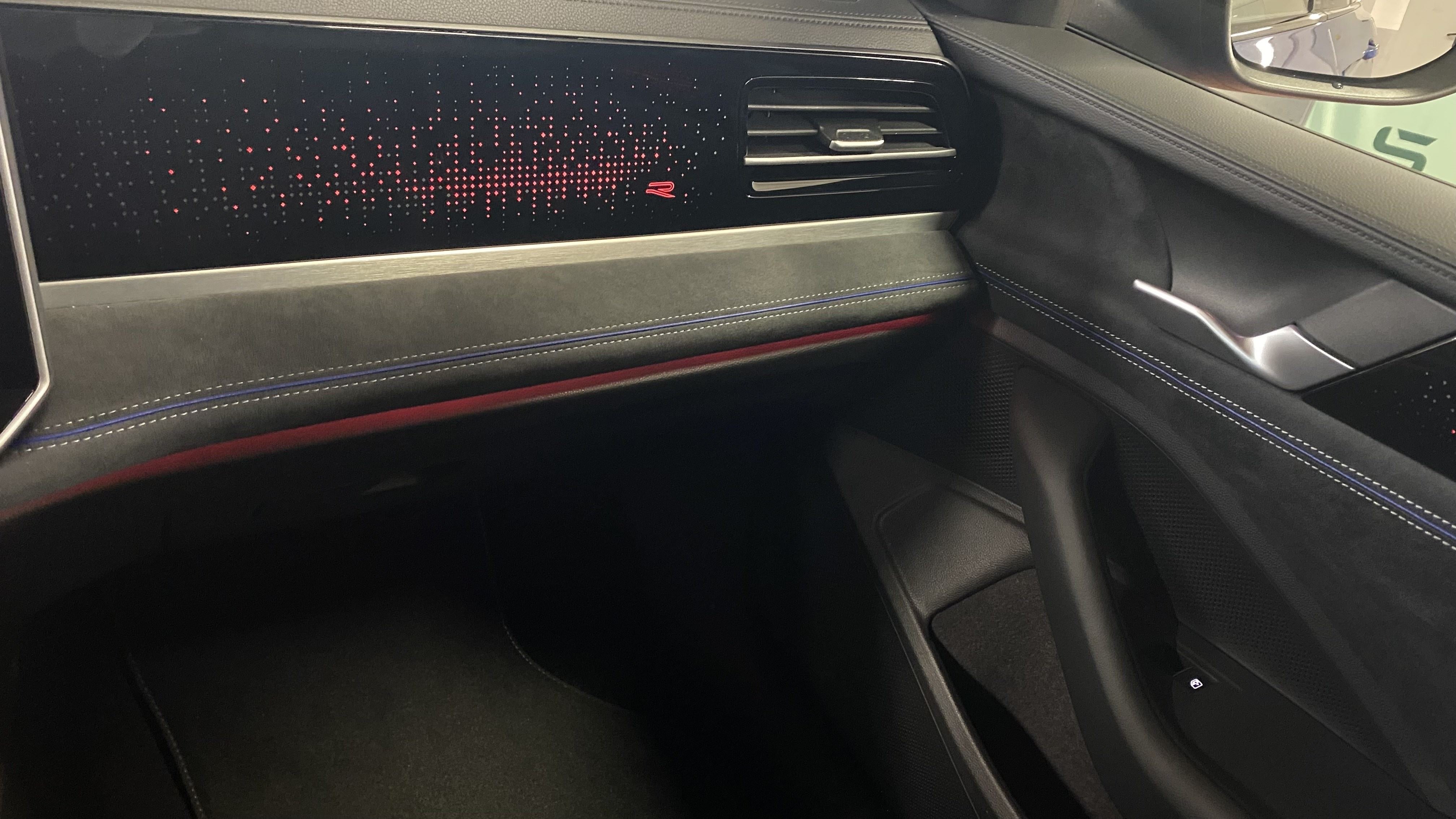 Passat R-Line 1.5 eHybrid ACC AHK AUT KeyLess