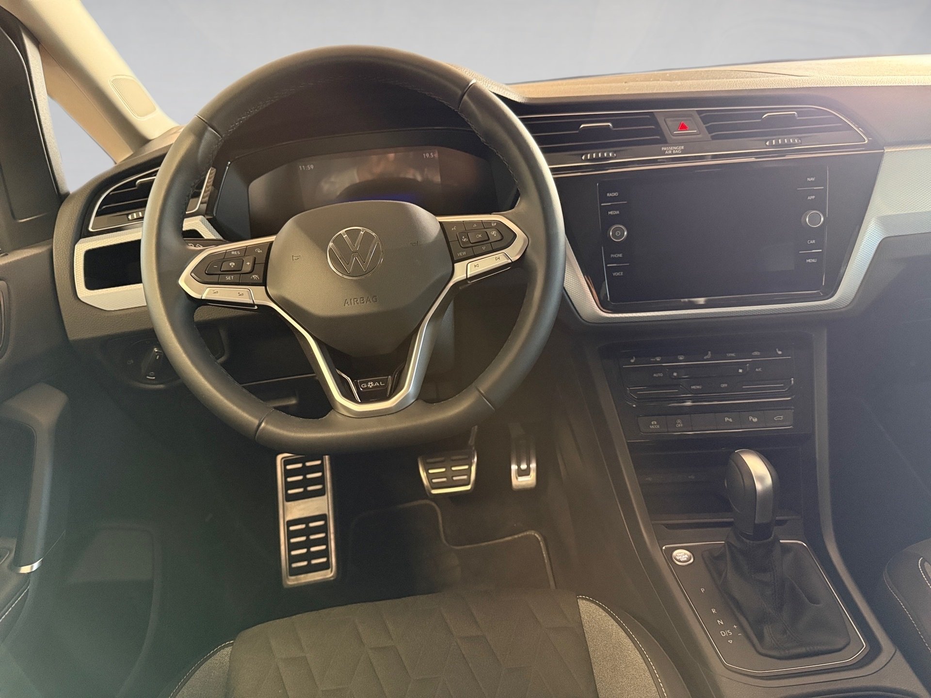 Touran 1.5 TSI Comfortline DSG Navi ACC AHK RFK