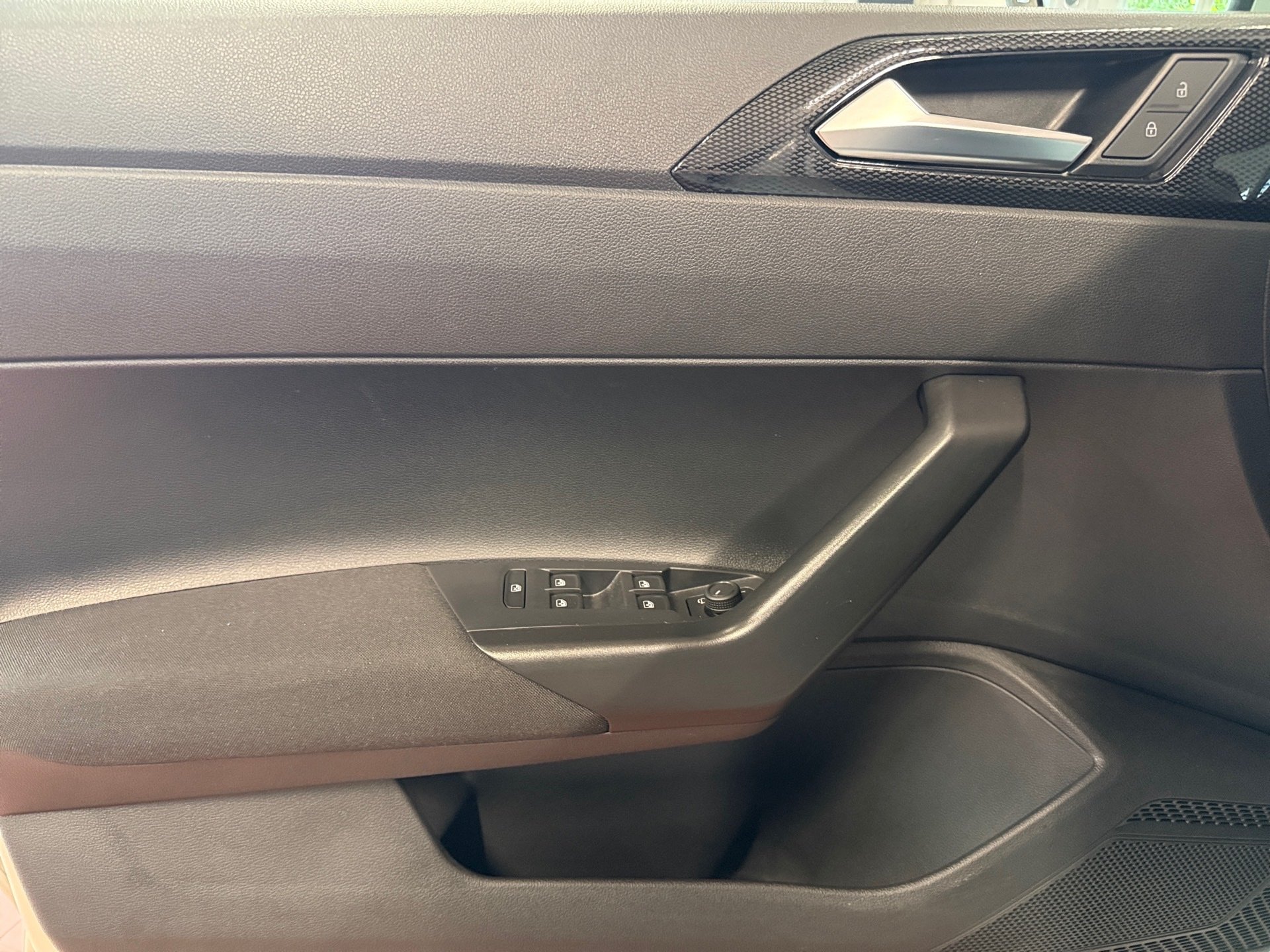 Polo 1.0 TSI Life DSG LED Navi PDC RFK SHZ AUT