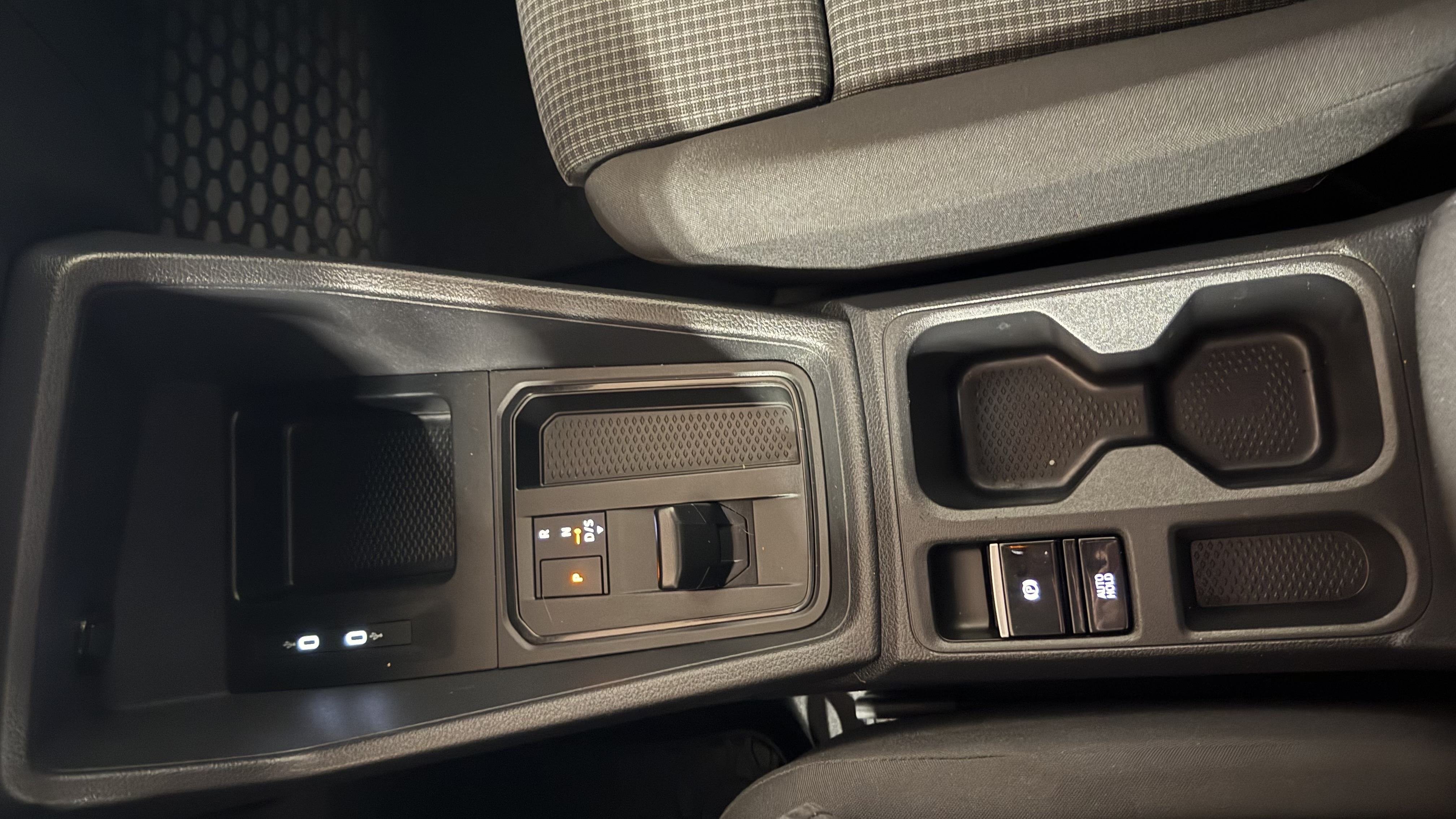 Caddy 2.0 TDI DSG LED Navi AHK Standhzg. 2xKlima