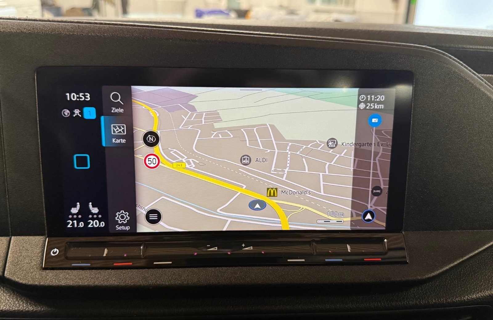 Caddy 2.0 TDI DSG LED Navi AHK Standhzg. 2xKlima