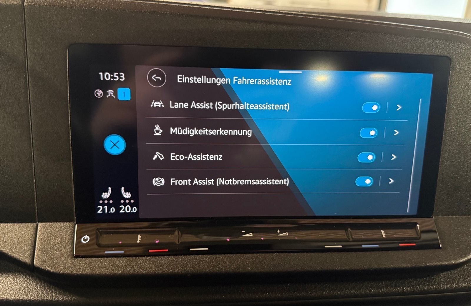 Caddy 2.0 TDI DSG LED Navi AHK Standhzg. 2xKlima