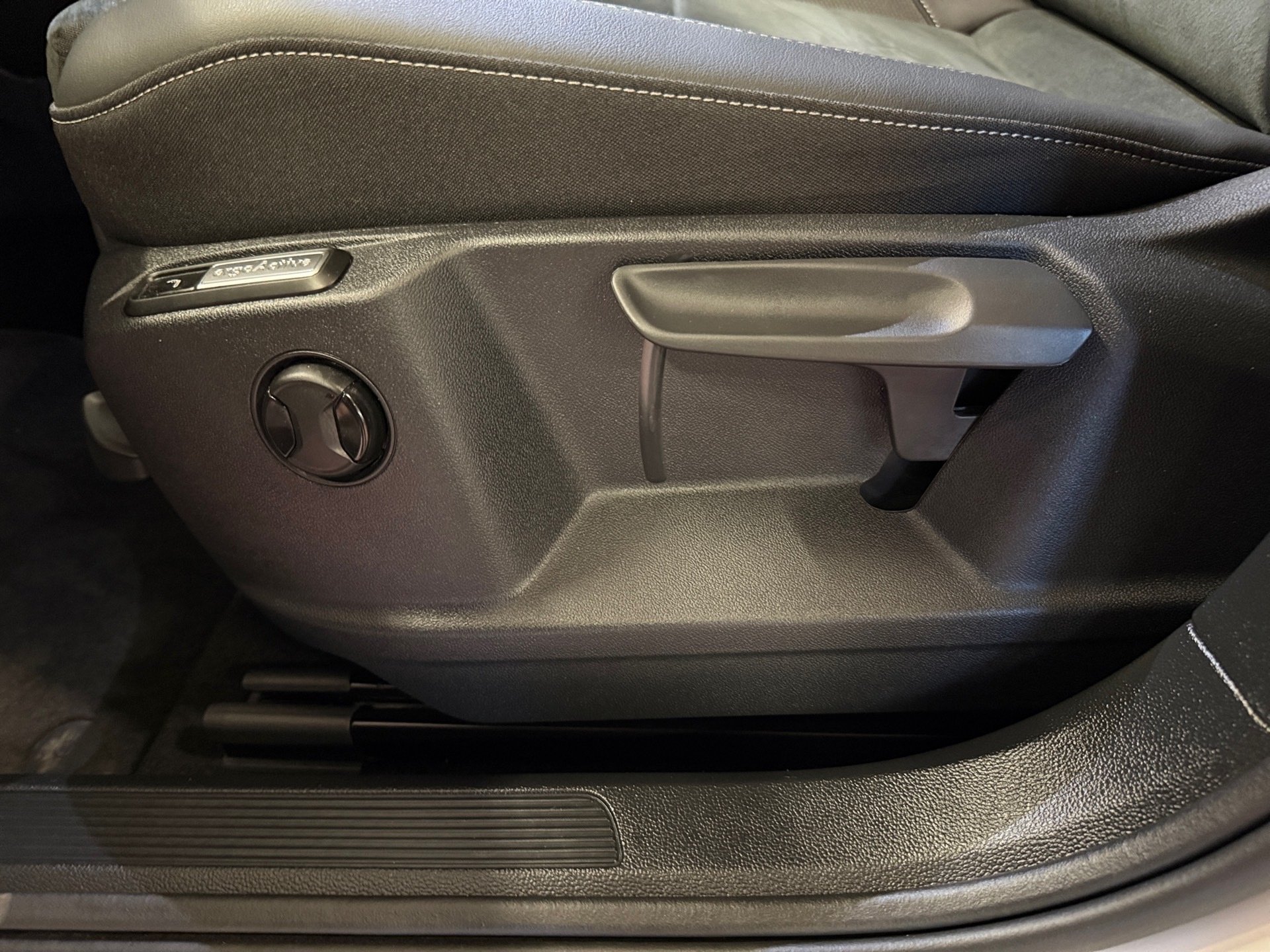 T-Roc Style 2.0 TDI 2xKlima ACC AHK AUT Kam. LED