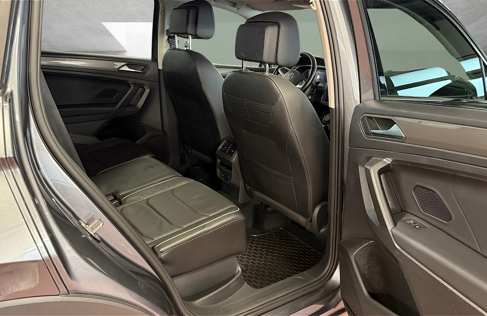 Tiguan Allspace 2.0 TDI Life DSG Matrix Navi ACC Pano AHK