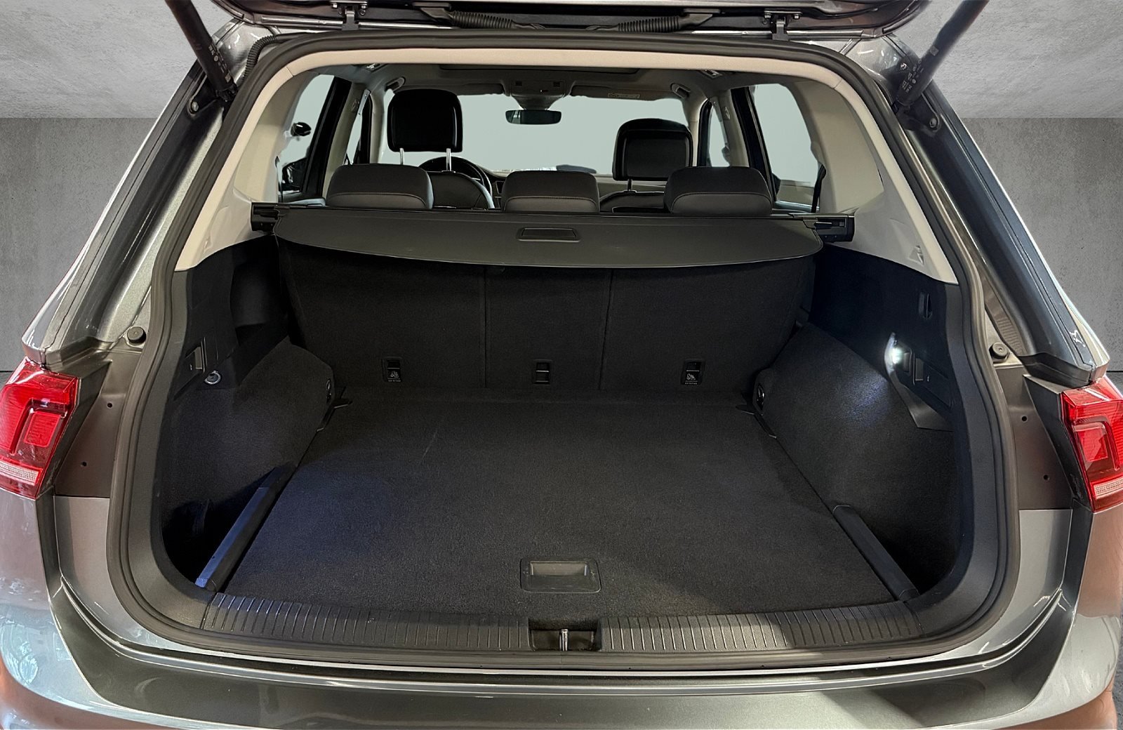 Tiguan Allspace 2.0 TDI Life DSG Matrix Navi ACC Pano AHK