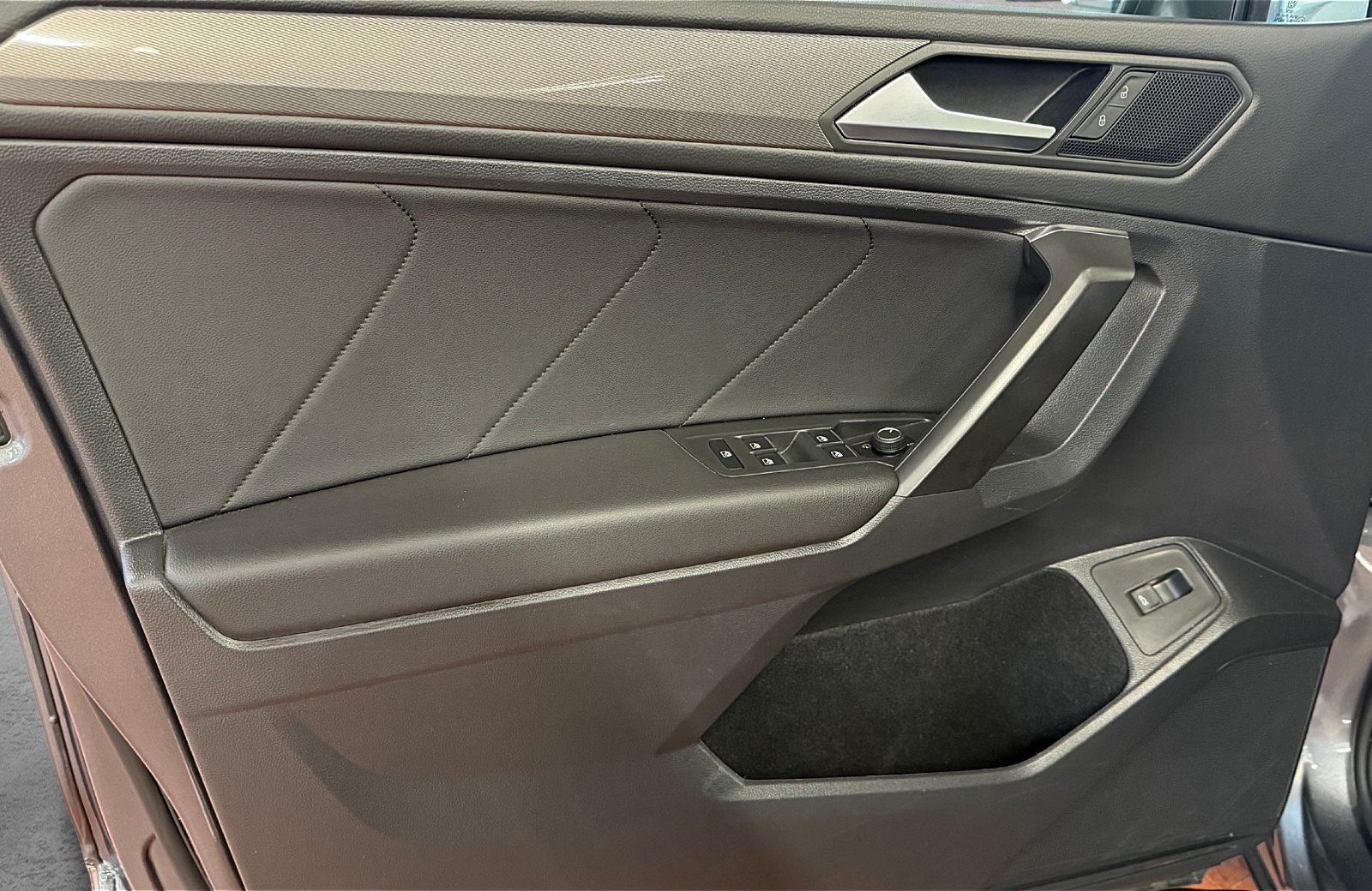 Tiguan Allspace 2.0 TDI Life DSG Matrix Navi ACC Pano AHK