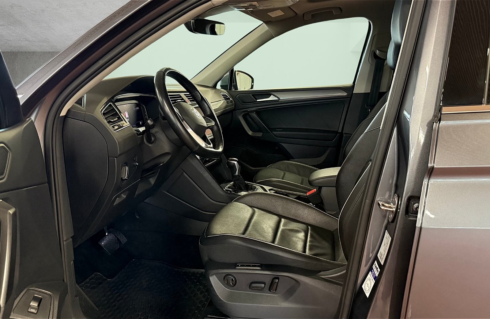 Tiguan Allspace 2.0 TDI Life DSG Matrix Navi ACC Pano AHK