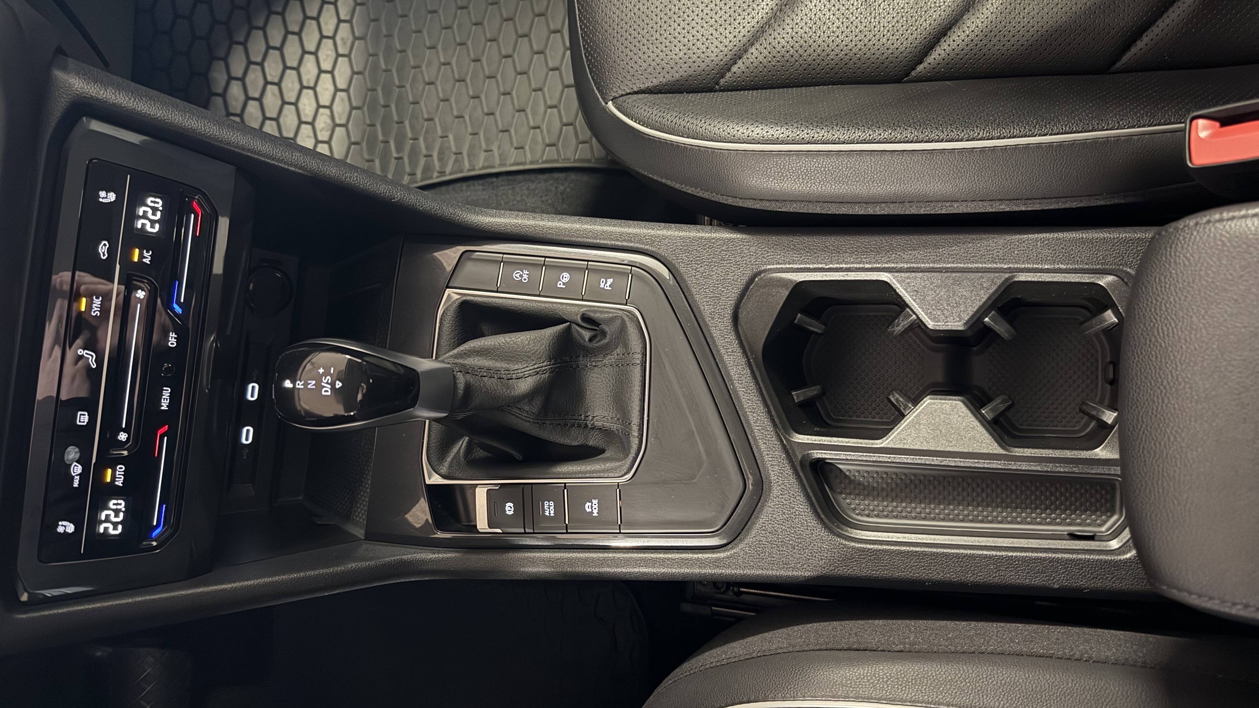 Tiguan Allspace 2.0 TDI Life DSG Matrix Navi ACC Pano AHK