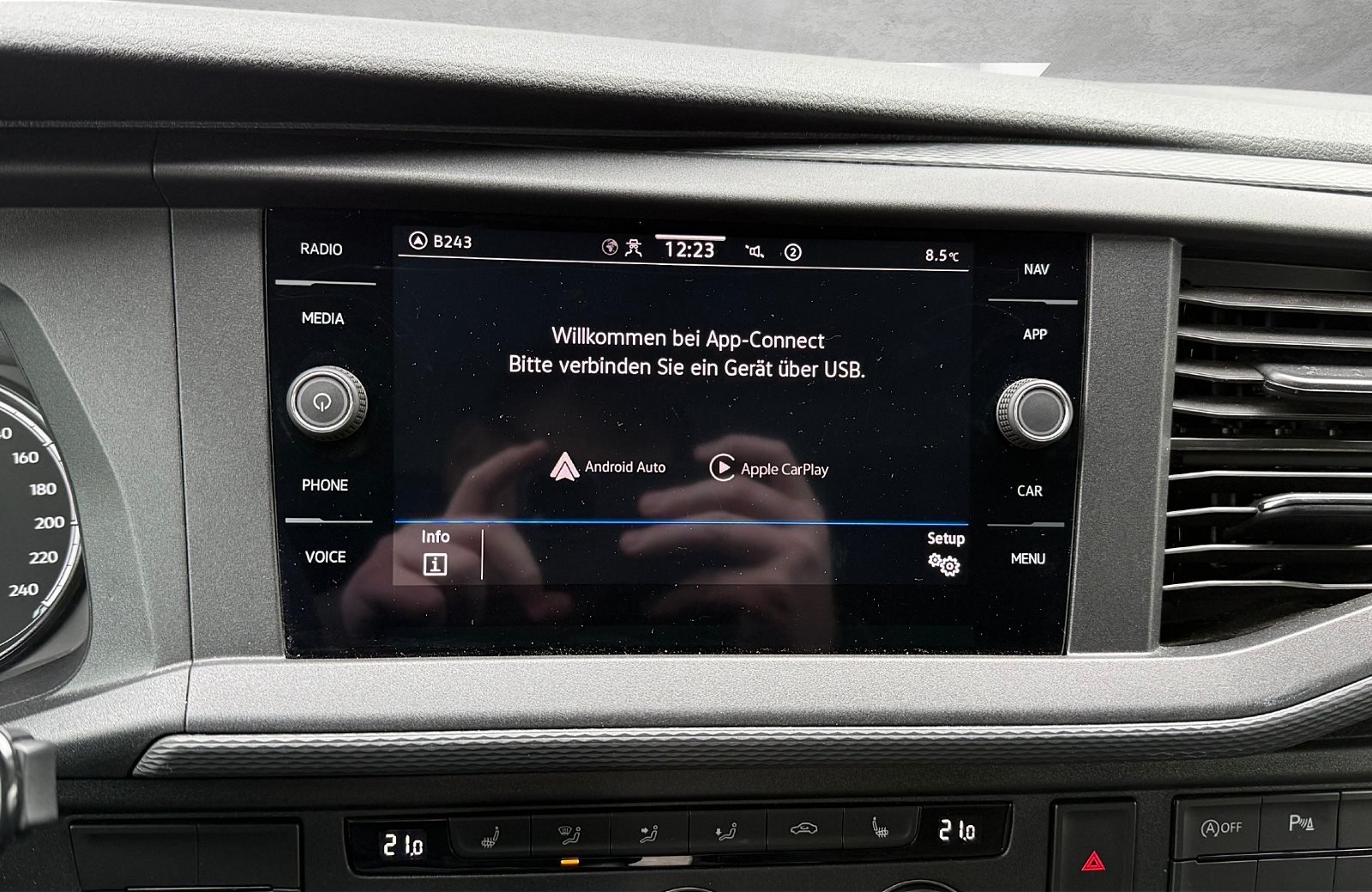 T6.1 Caravelle 2.0 TDI Comfortline 9-Sitzer Klima Navi AHK PDC